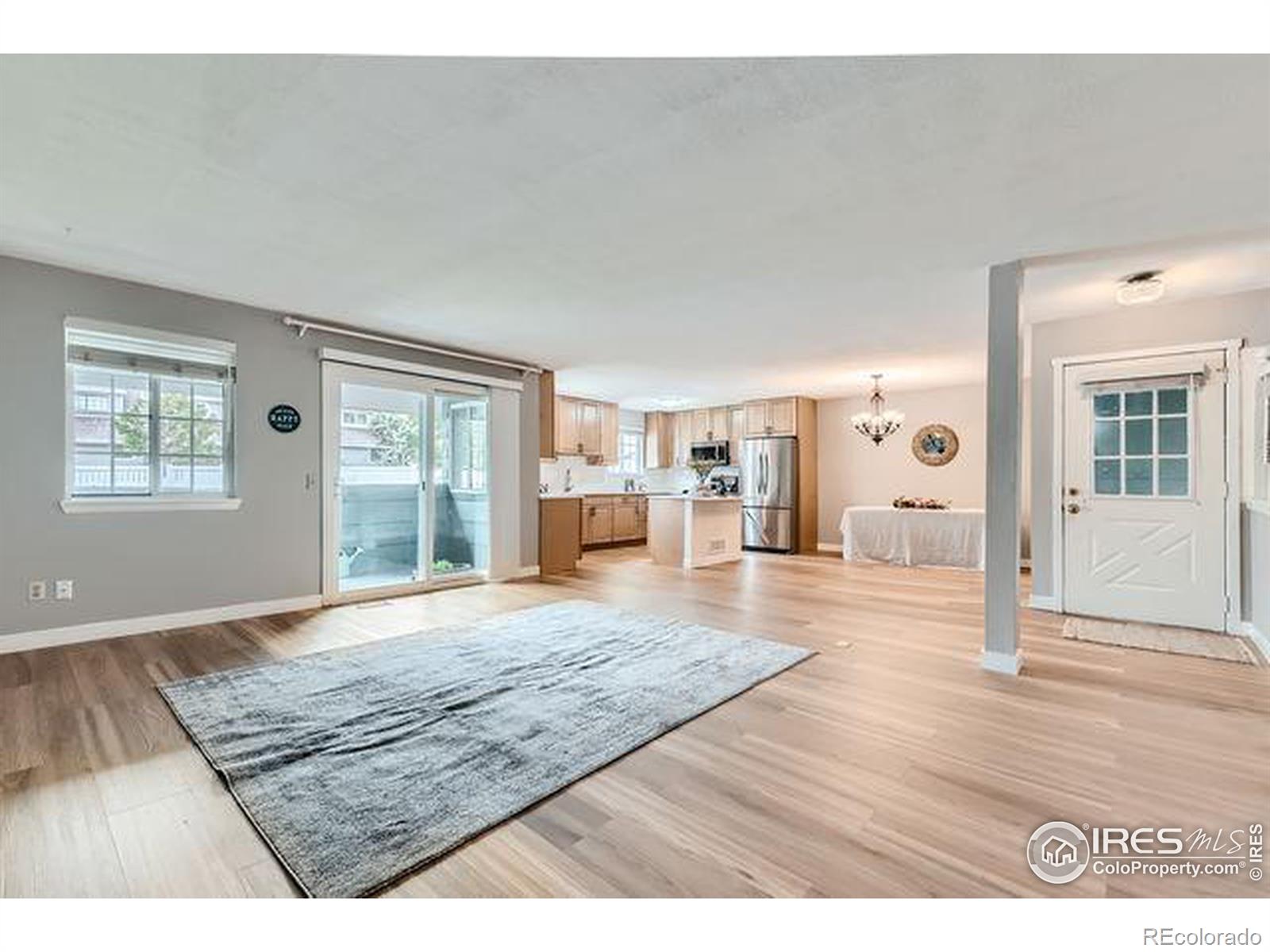 10407 Red Mountain W