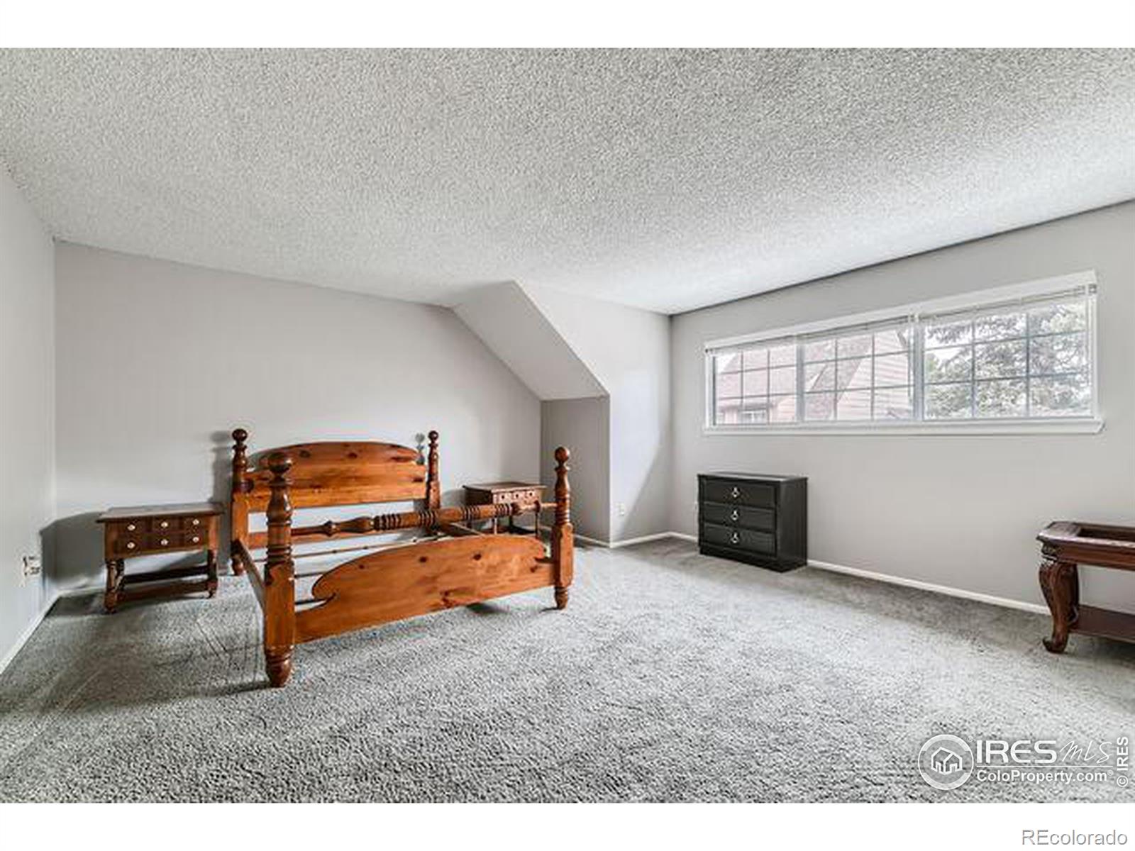 10407 Red Mountain W