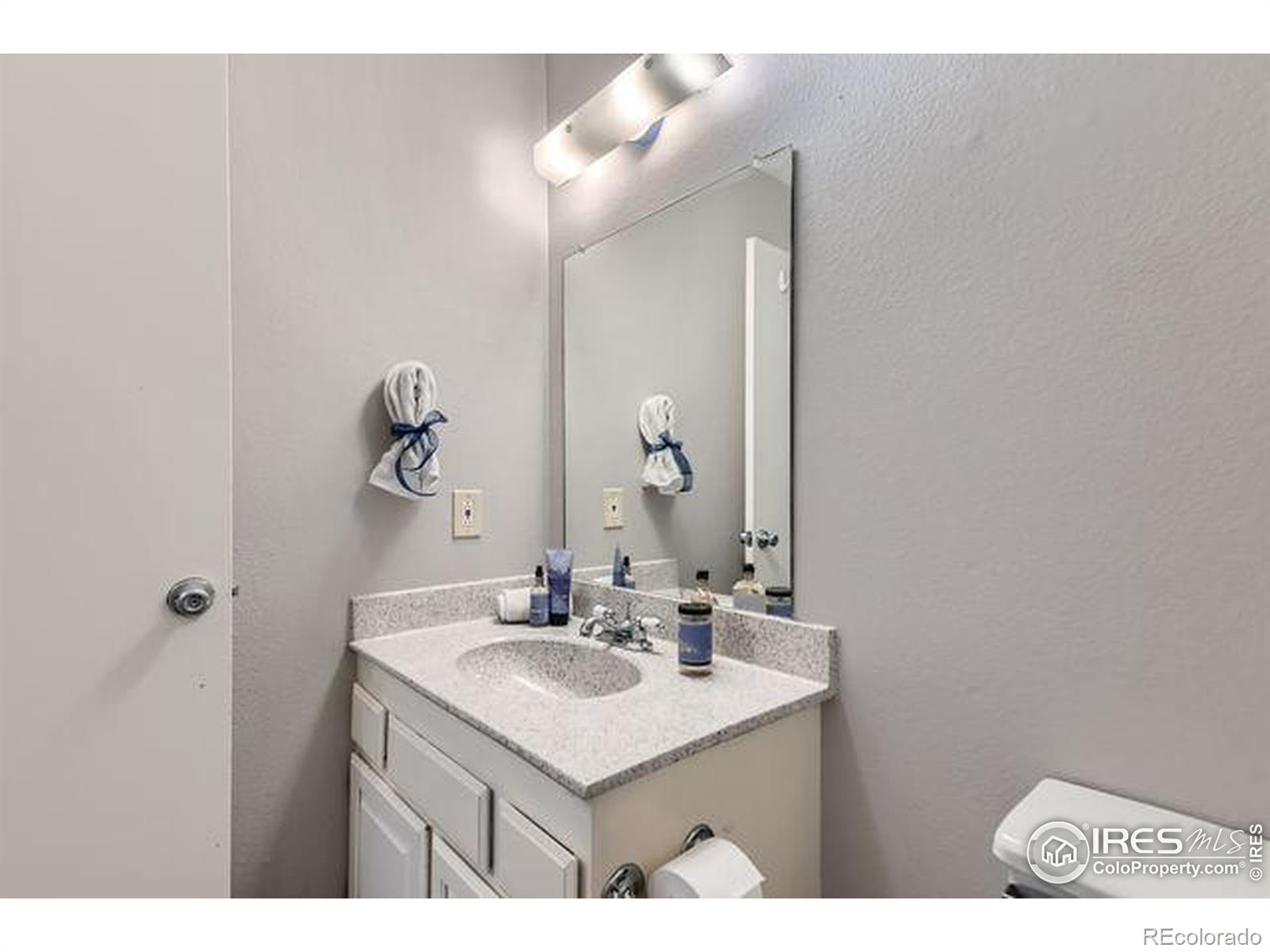 10407 Red Mountain W