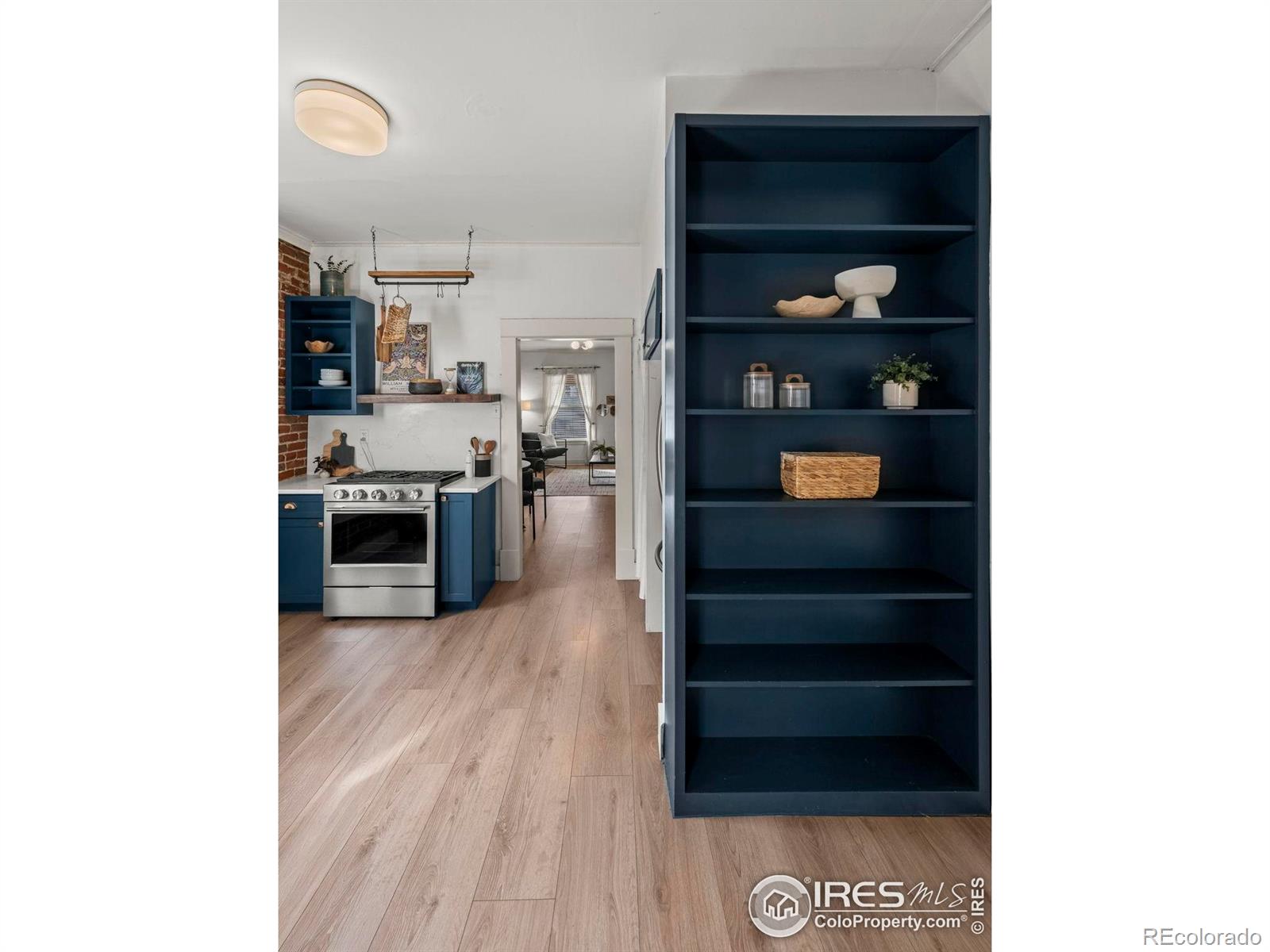 1056 S Pennsylvania Street