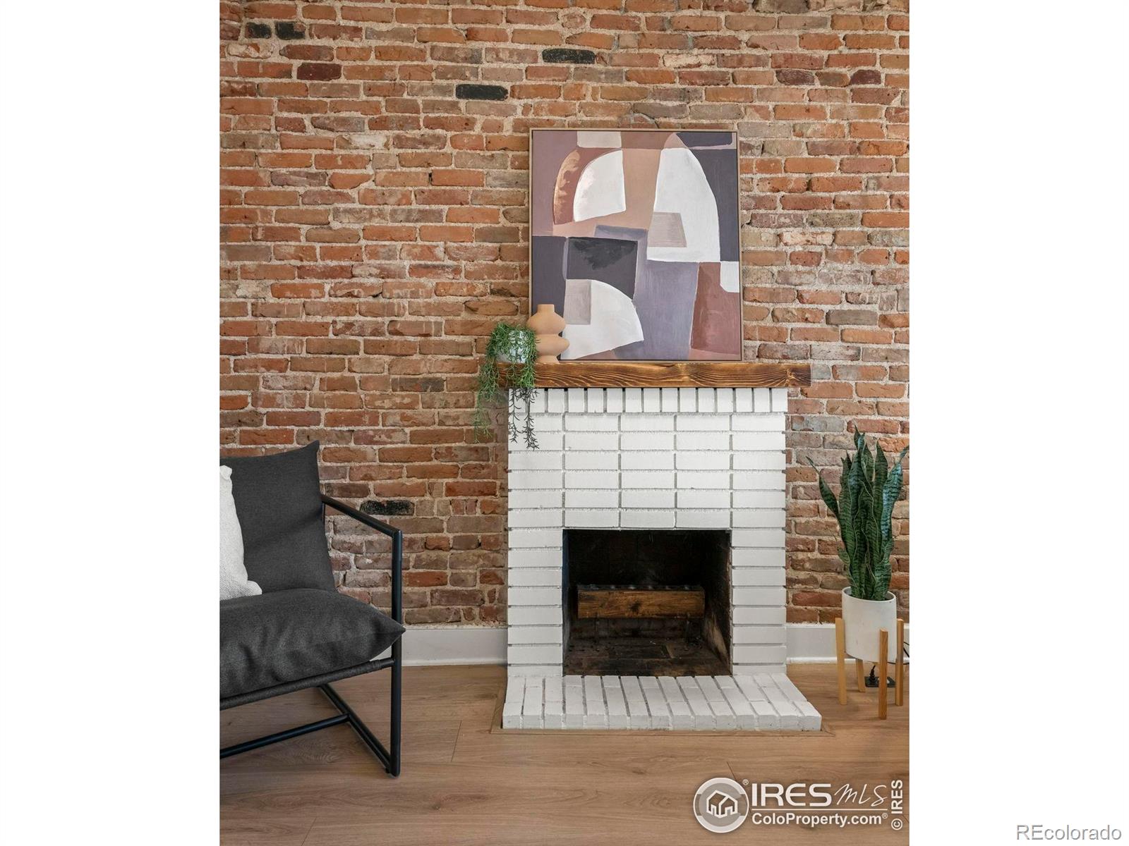 1056 S Pennsylvania Street