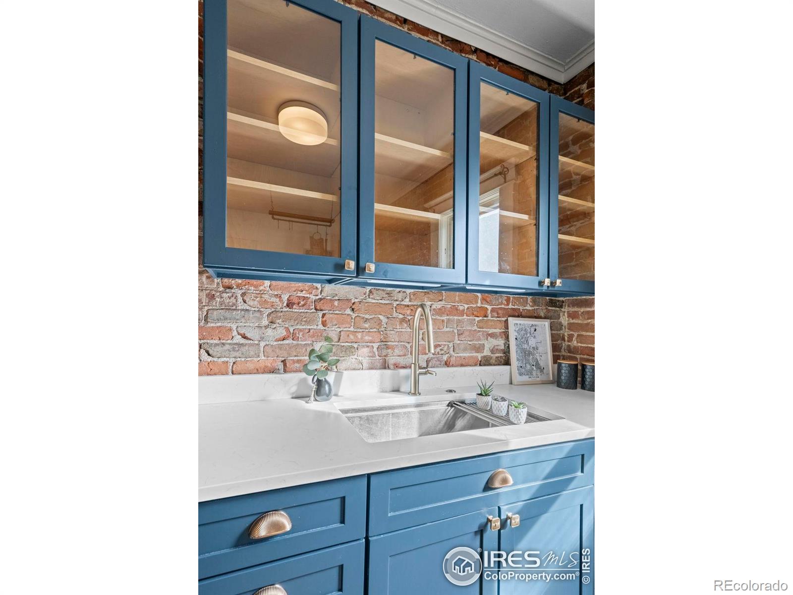 1056 S Pennsylvania Street