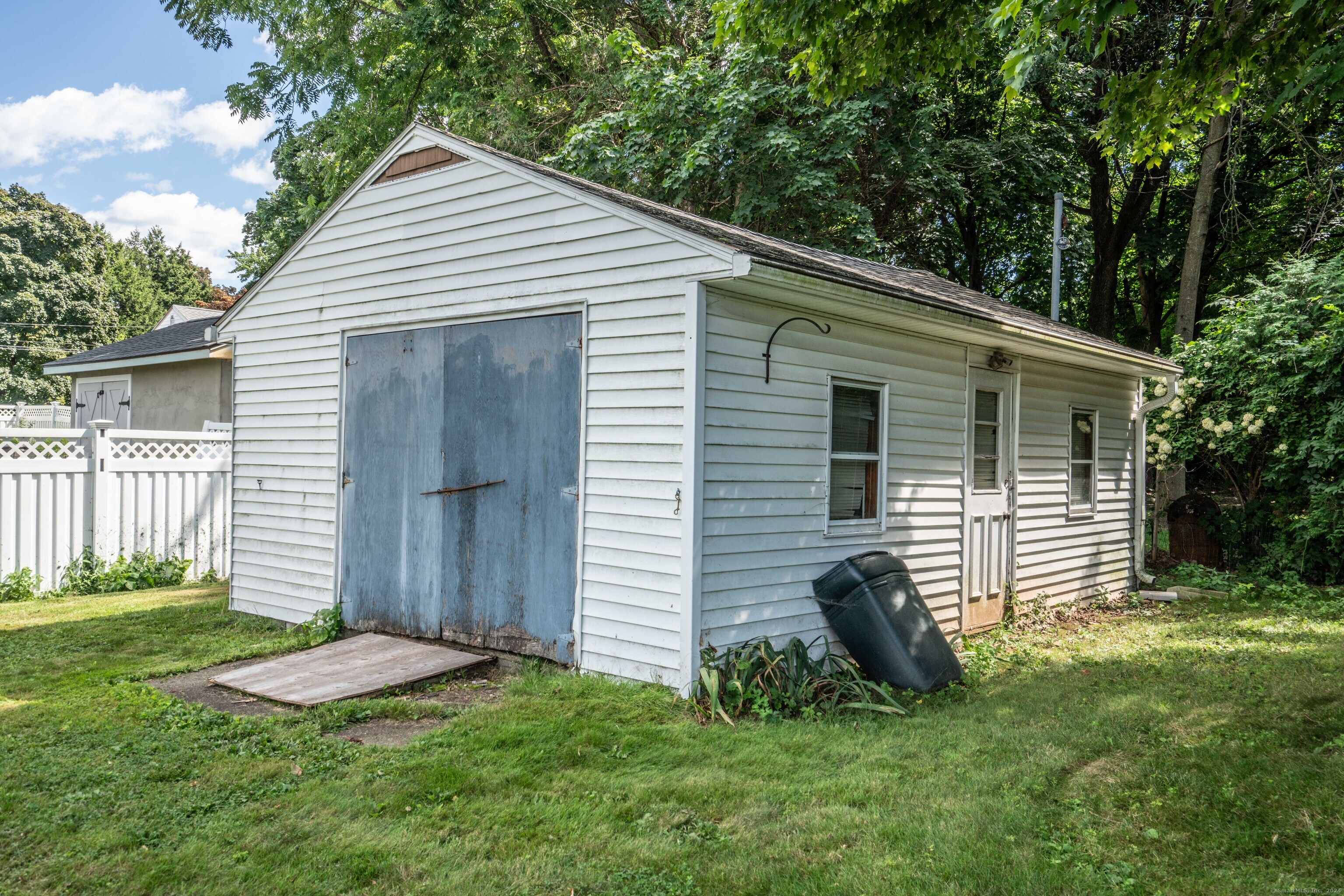 40 Sterling Drive