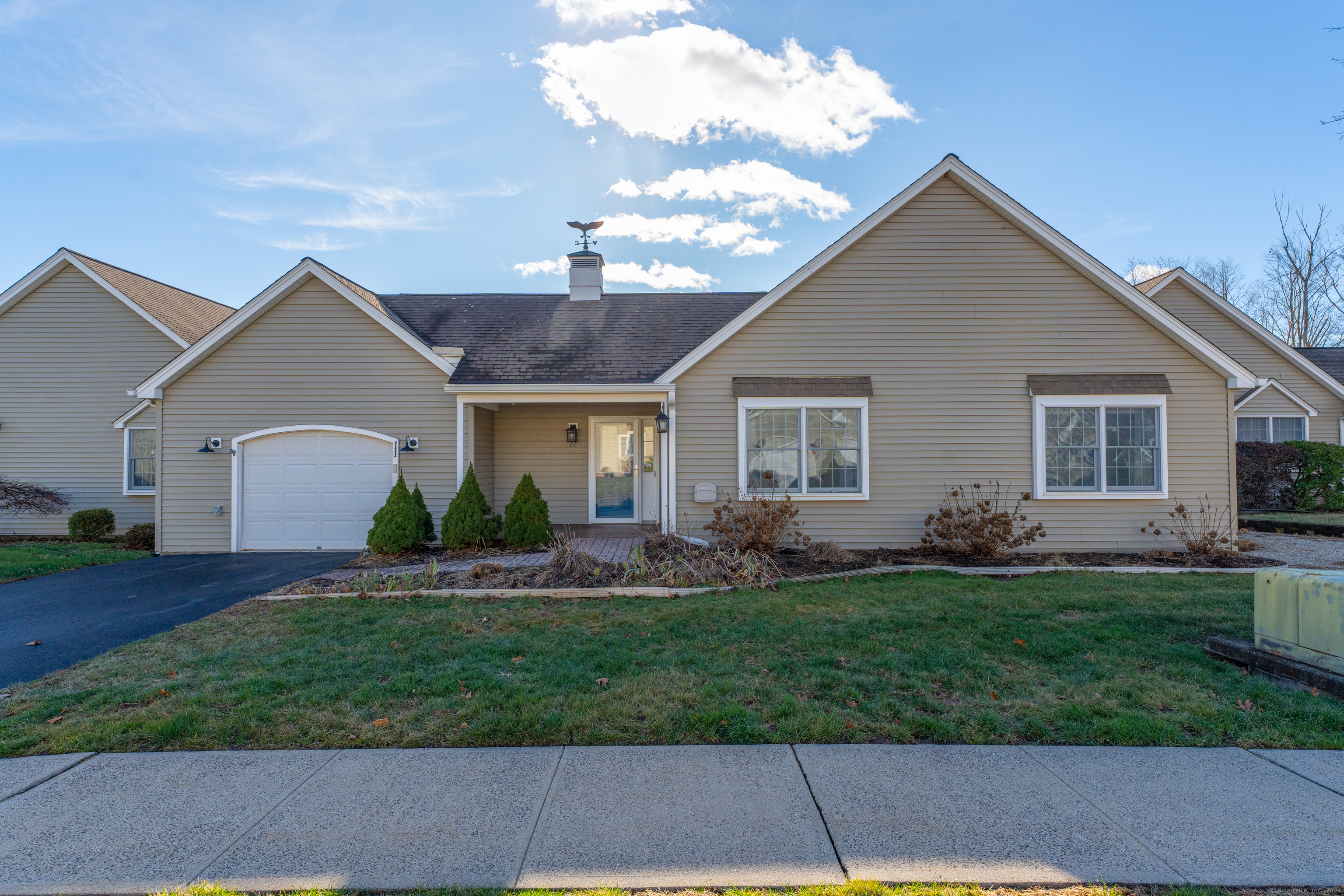 11 Hamlet Manor Lane 11