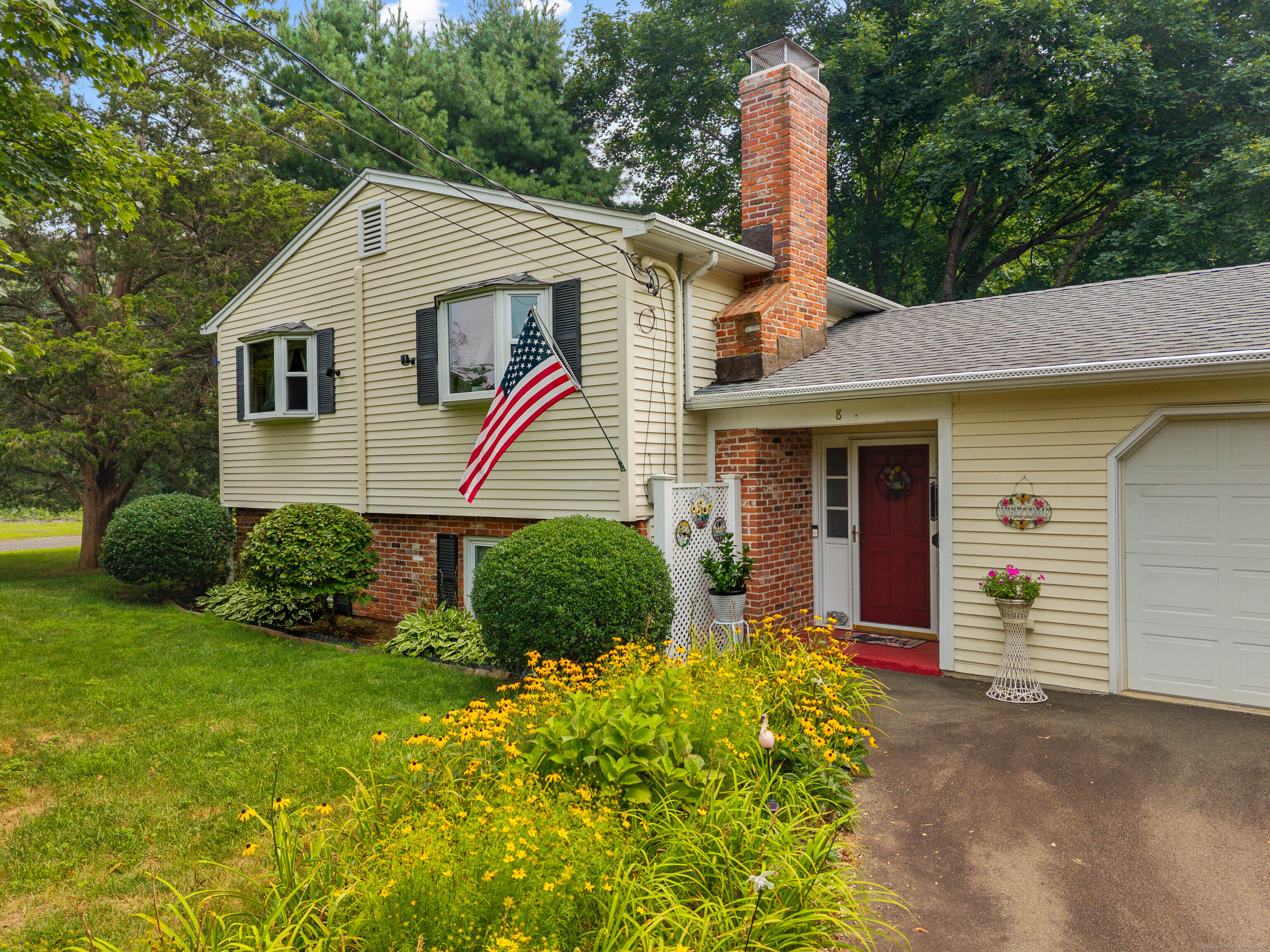 8 Horseshoe Road