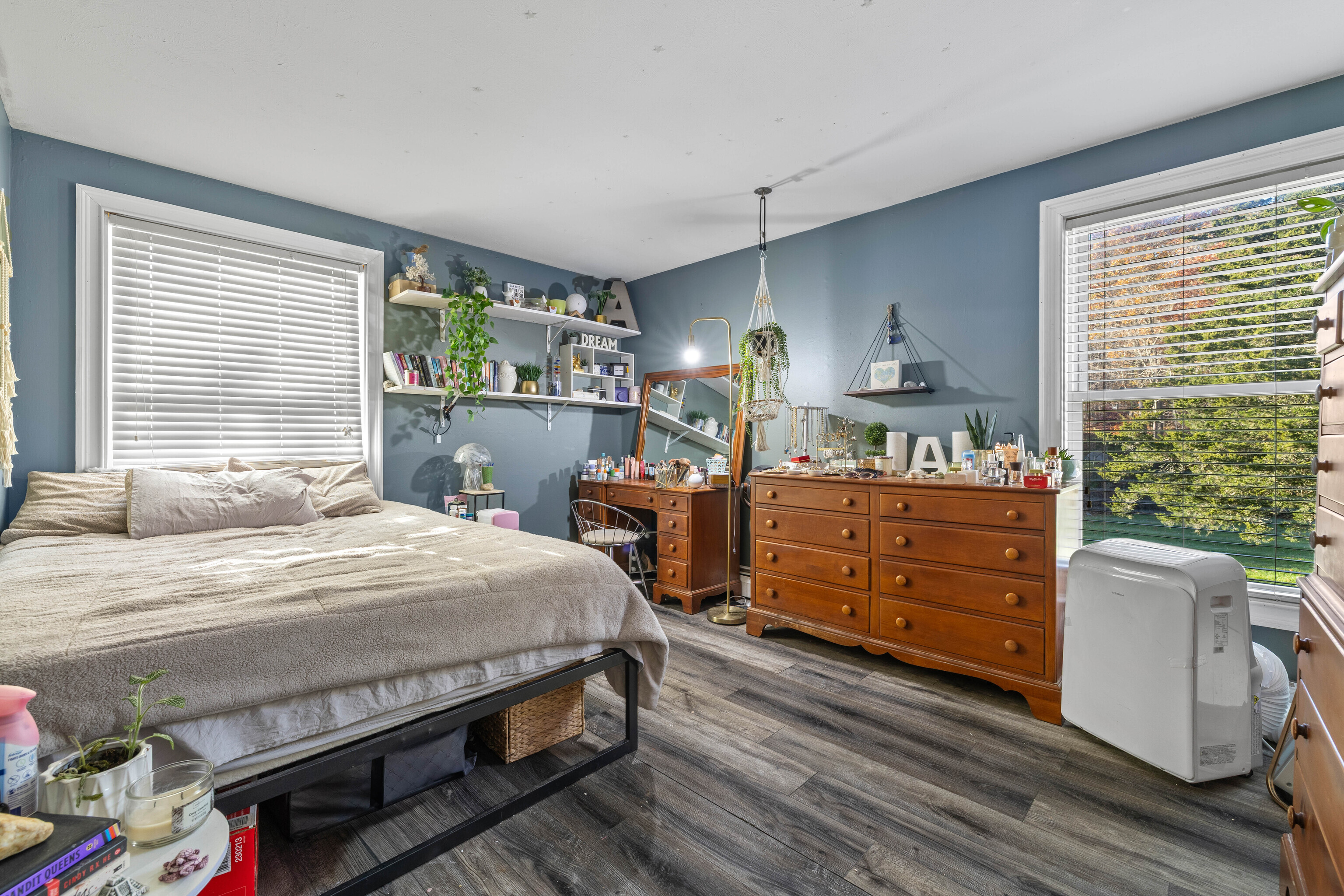 4 Van Dyke Lane