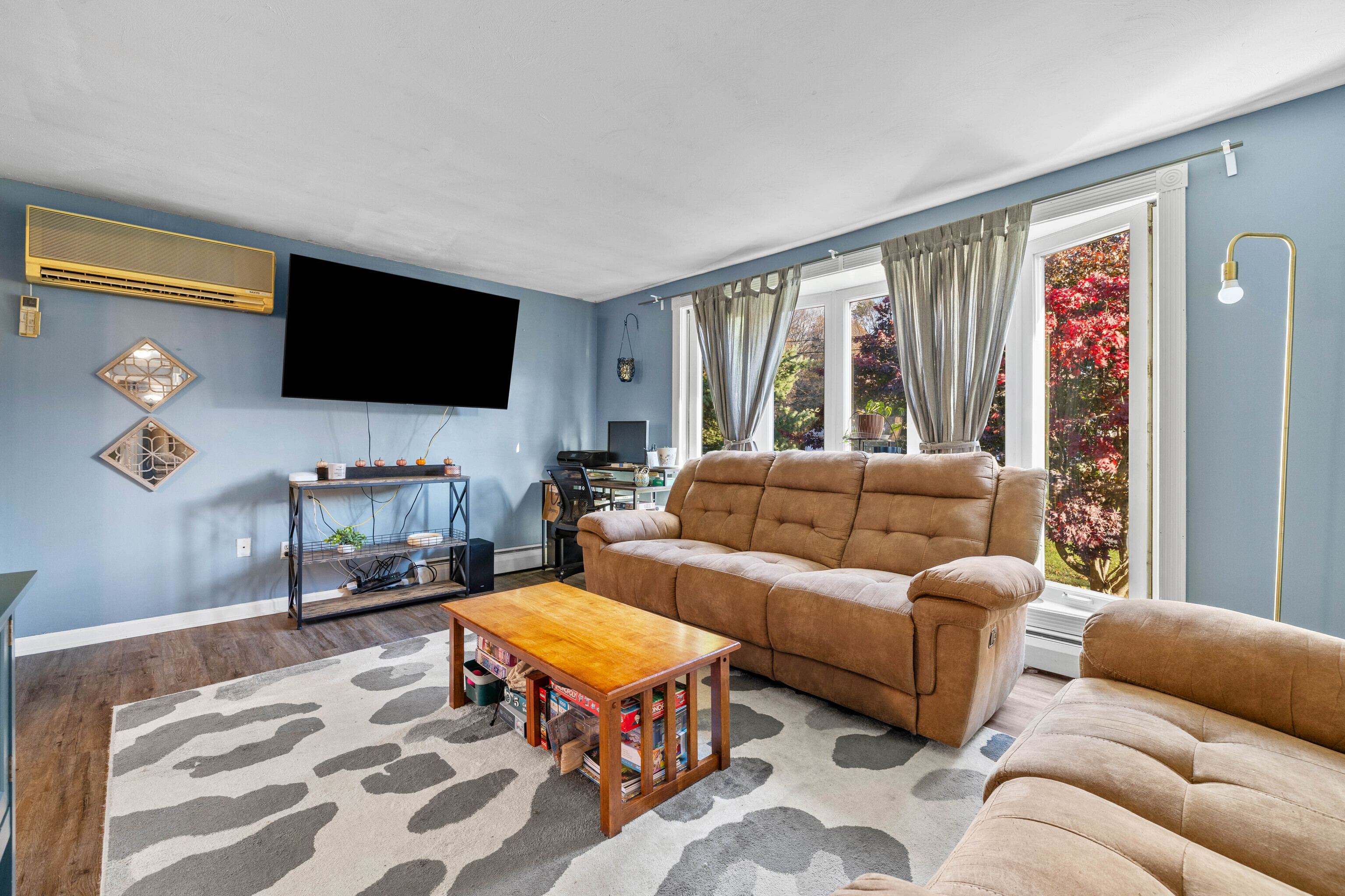 4 Van Dyke Lane