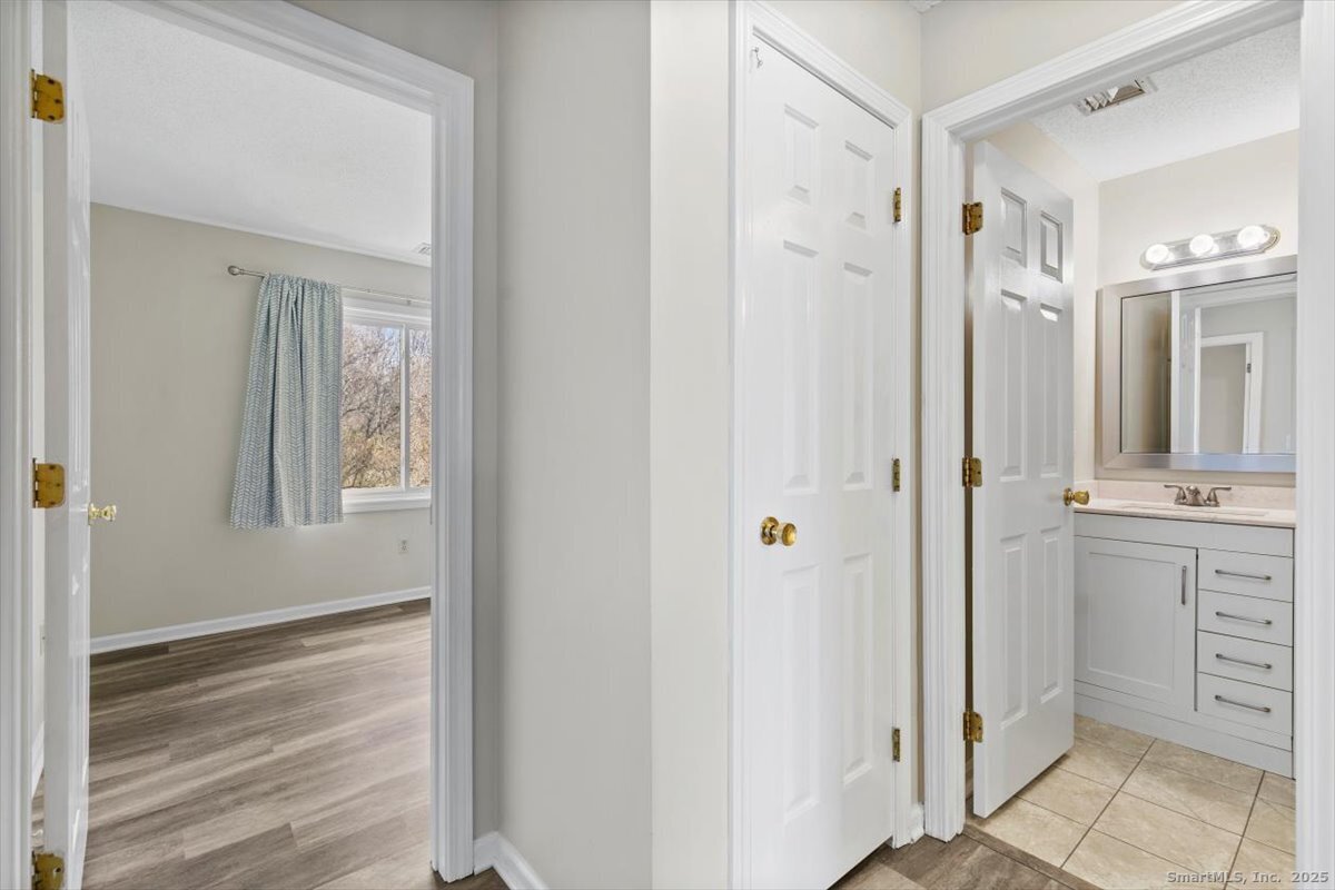 372 Old Rock Road 372