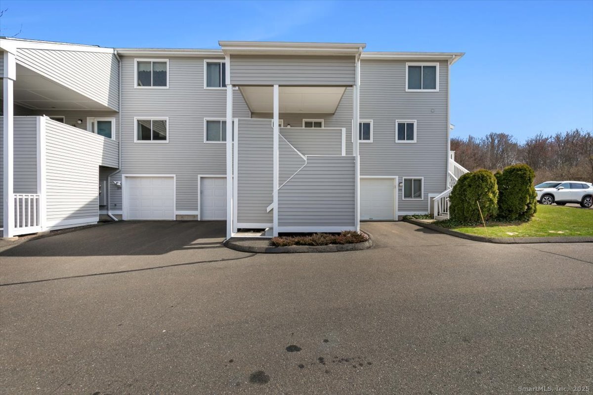 372 Old Rock Road 372