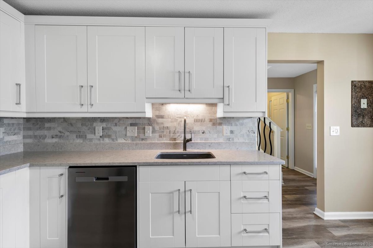 372 Old Rock Road 372