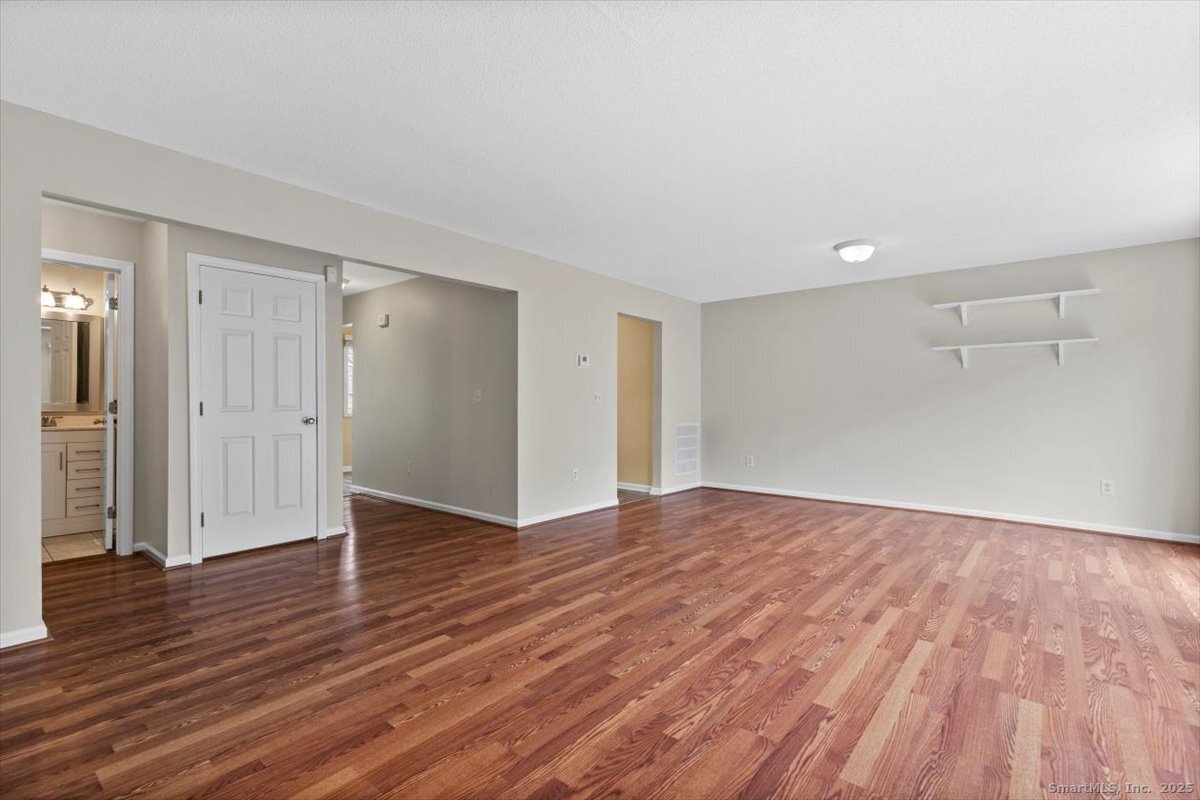 372 Old Rock Road 372