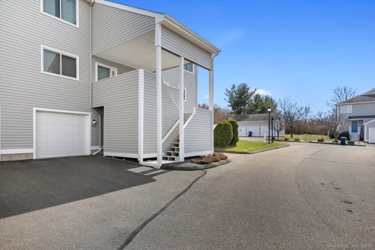 372 Old Rock Road 372