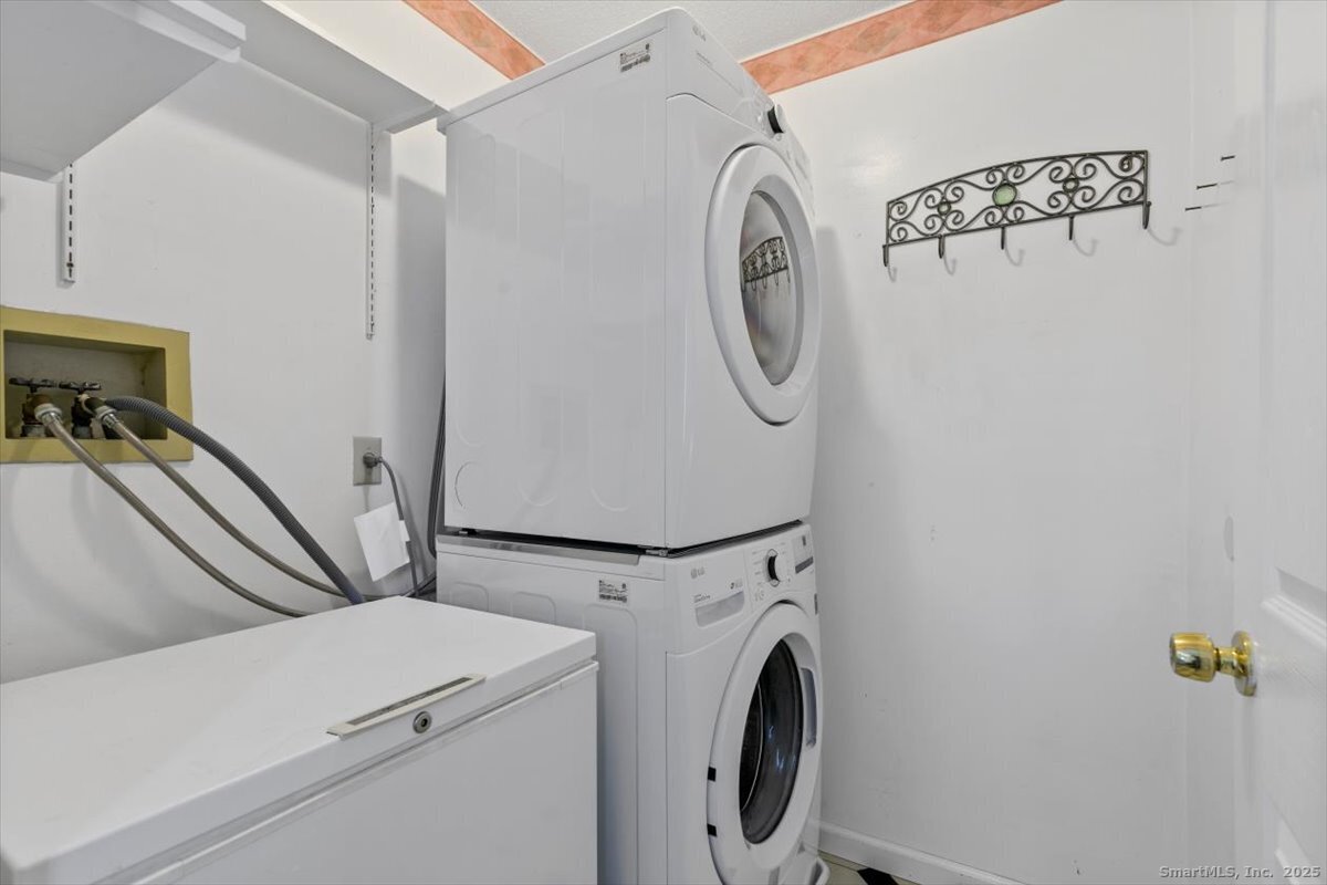 372 Old Rock Road 372