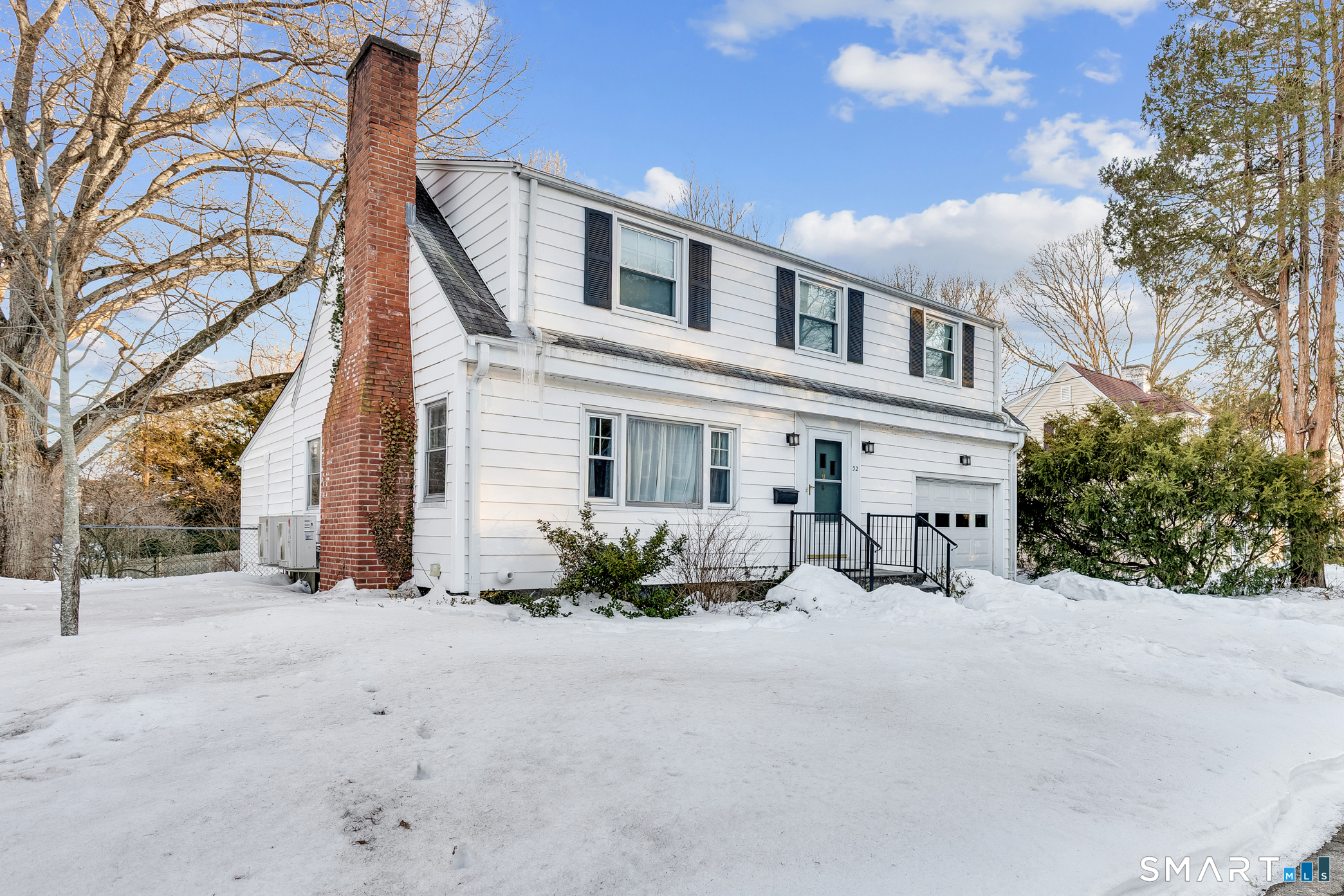 32 Dawes Avenue