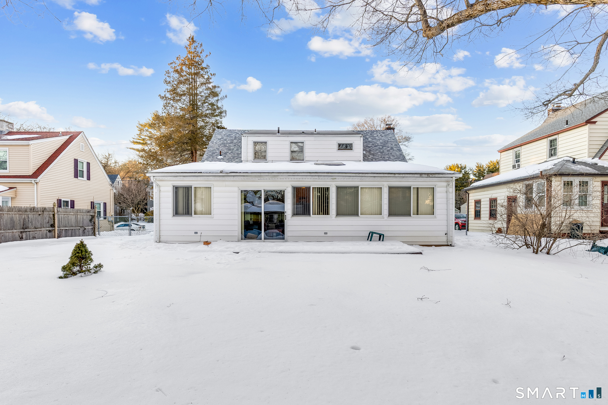 32 Dawes Avenue