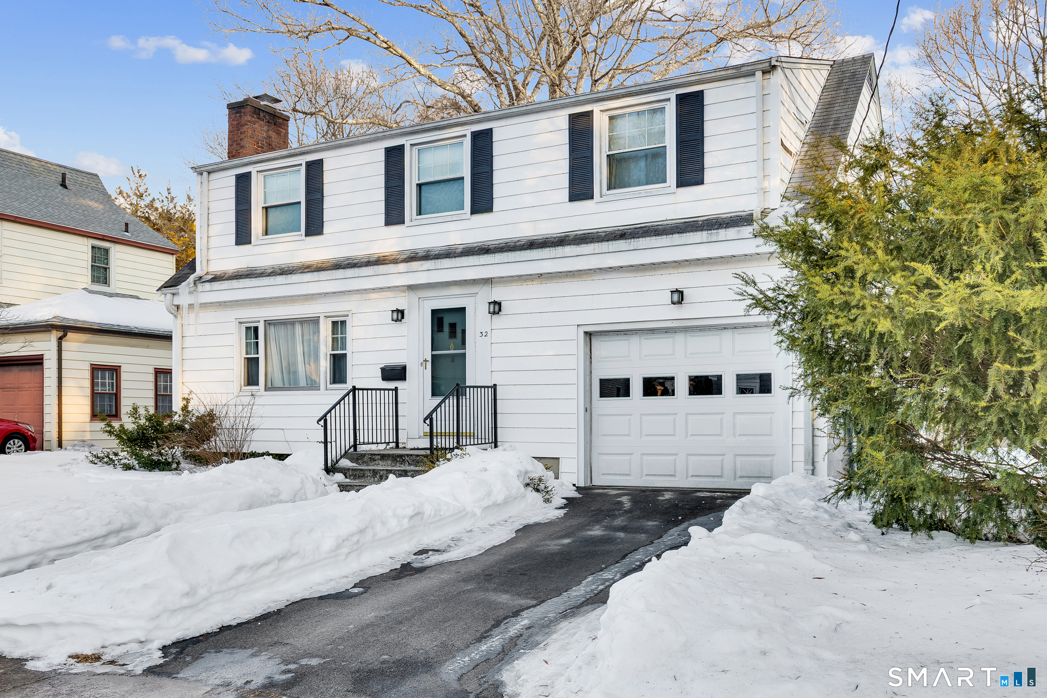 32 Dawes Avenue