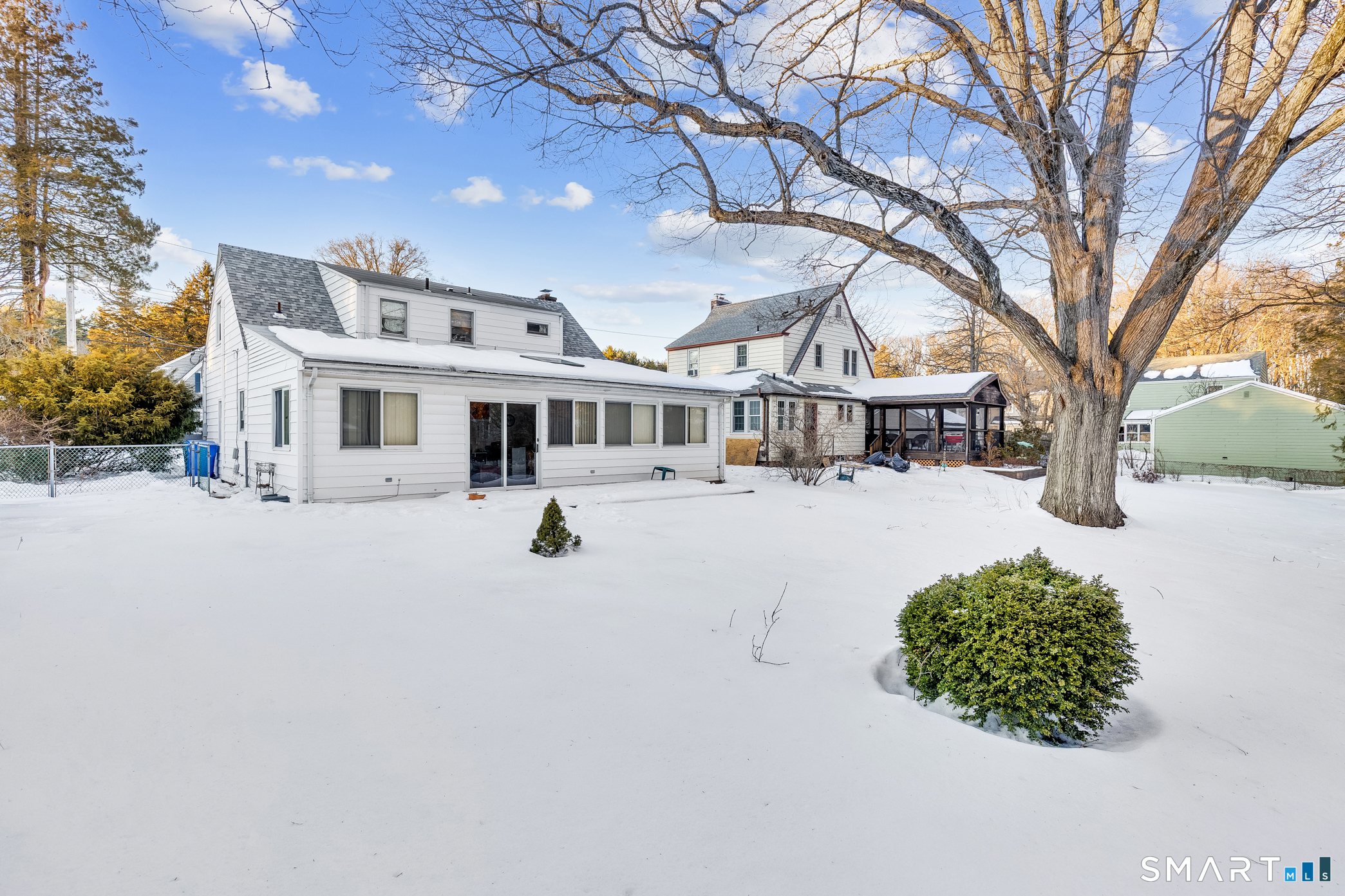 32 Dawes Avenue
