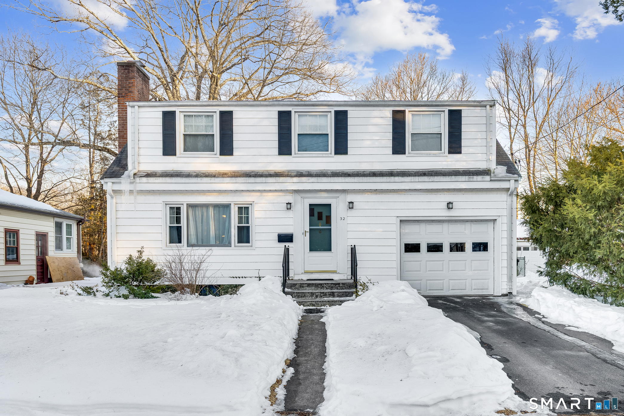 32 Dawes Avenue