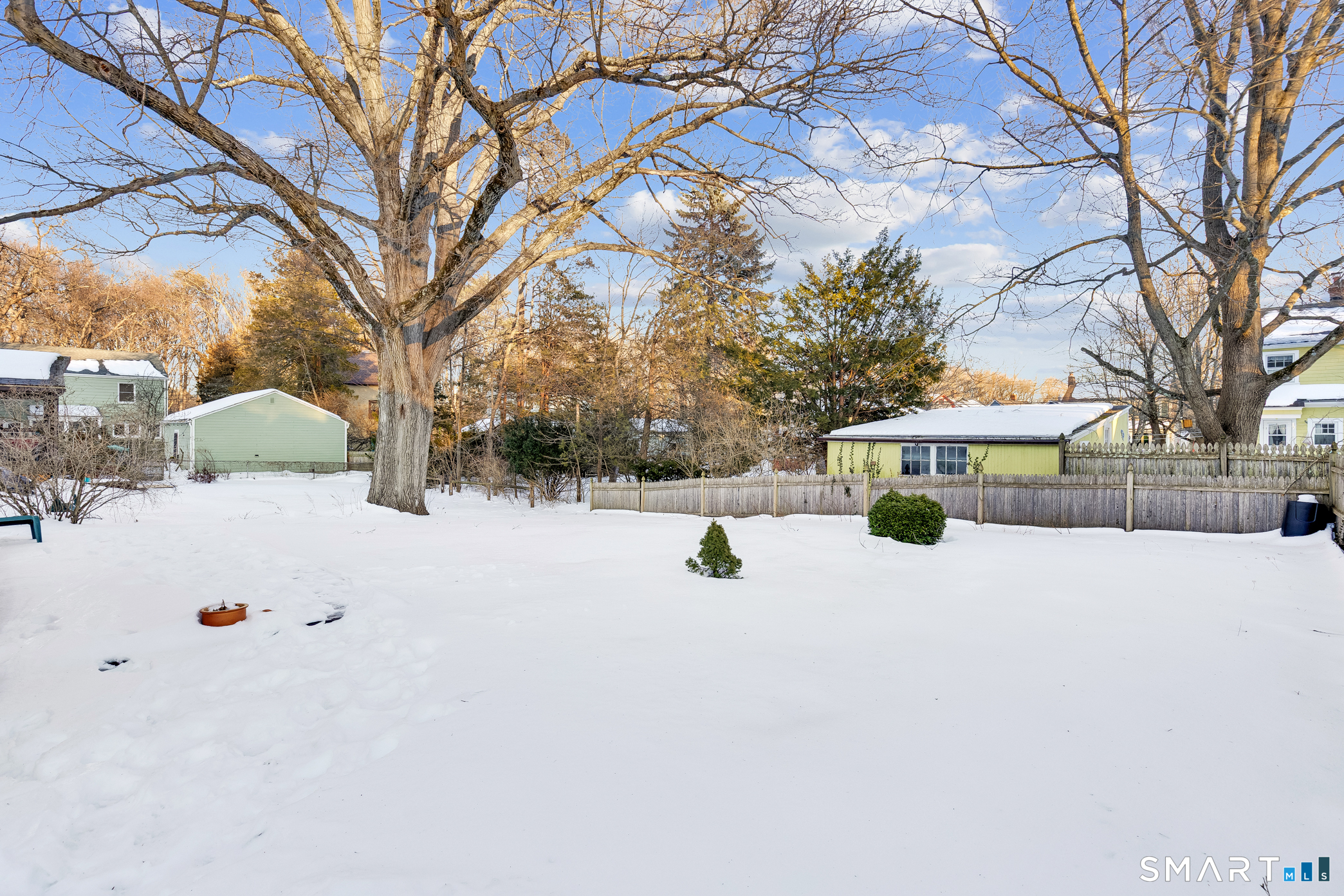 32 Dawes Avenue