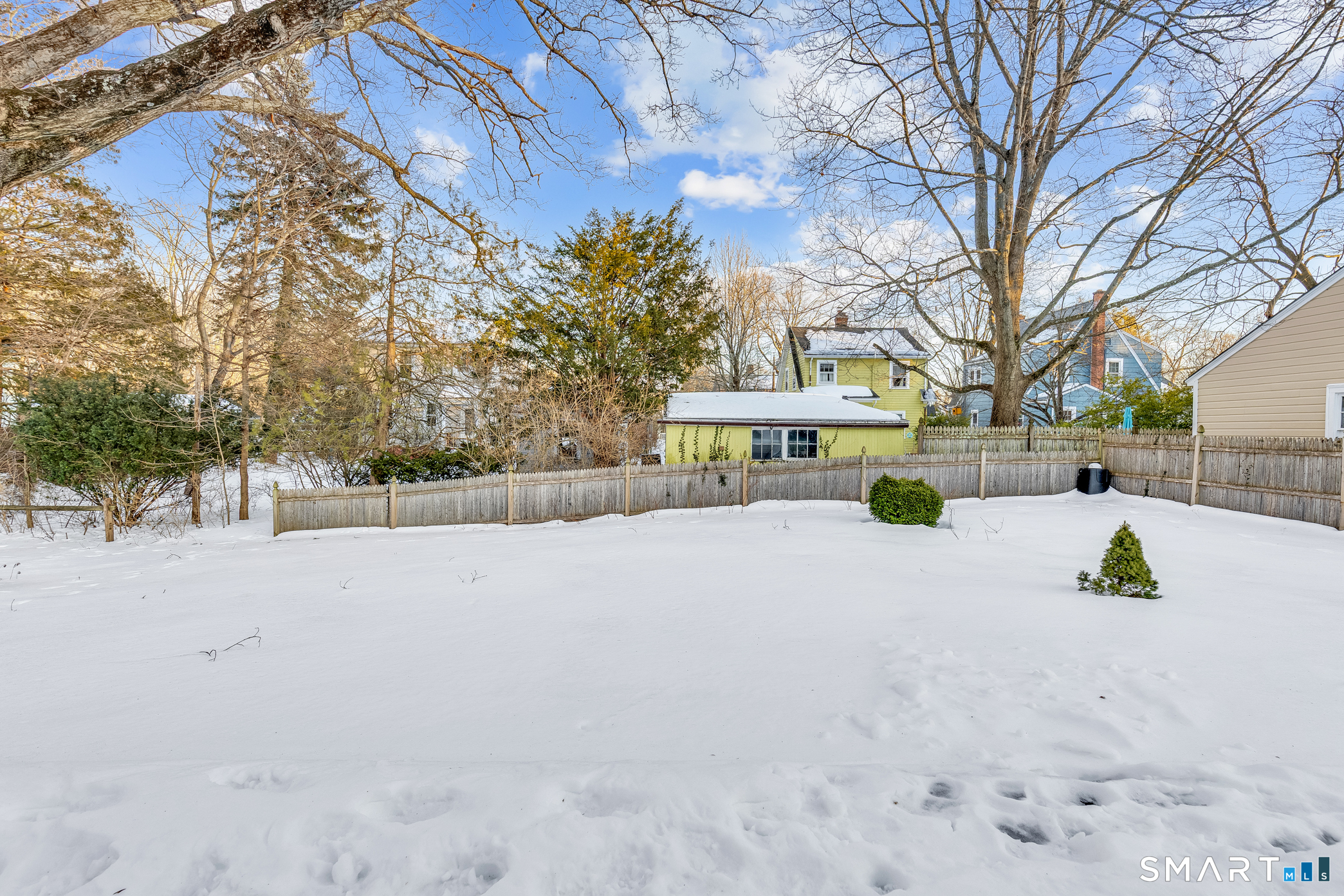 32 Dawes Avenue