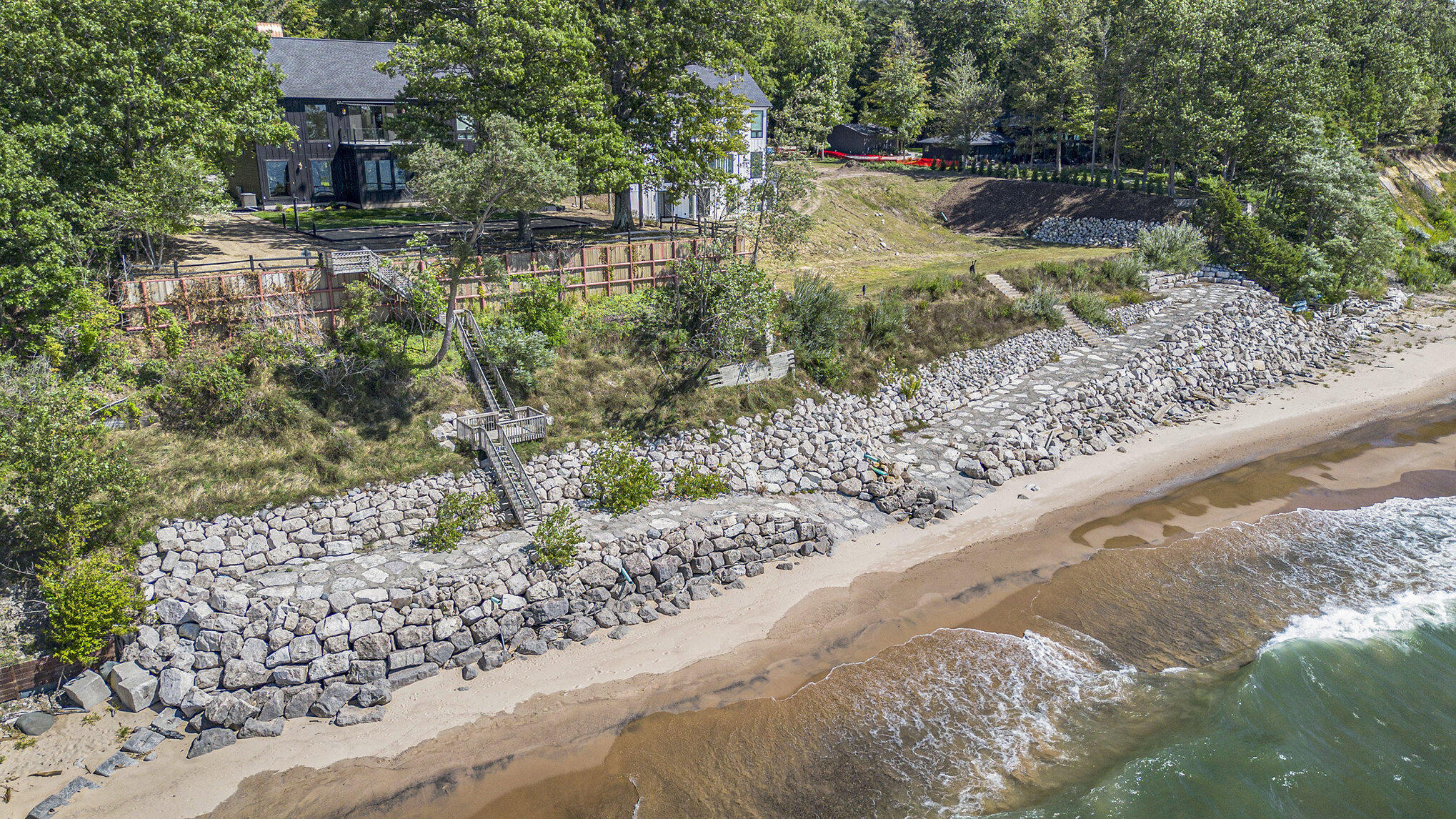 2578 Lakeshore Drive