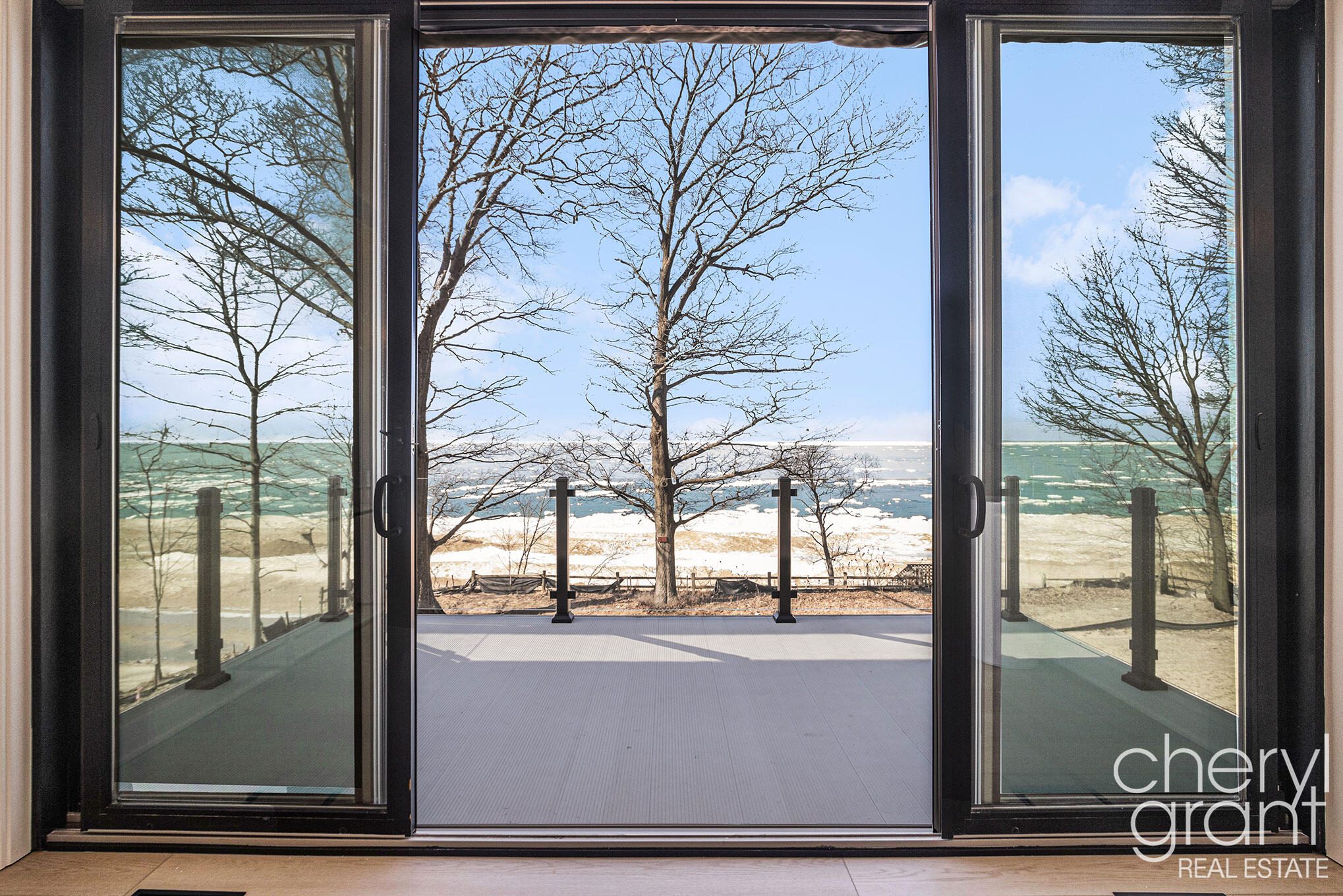 2578 Lakeshore Drive