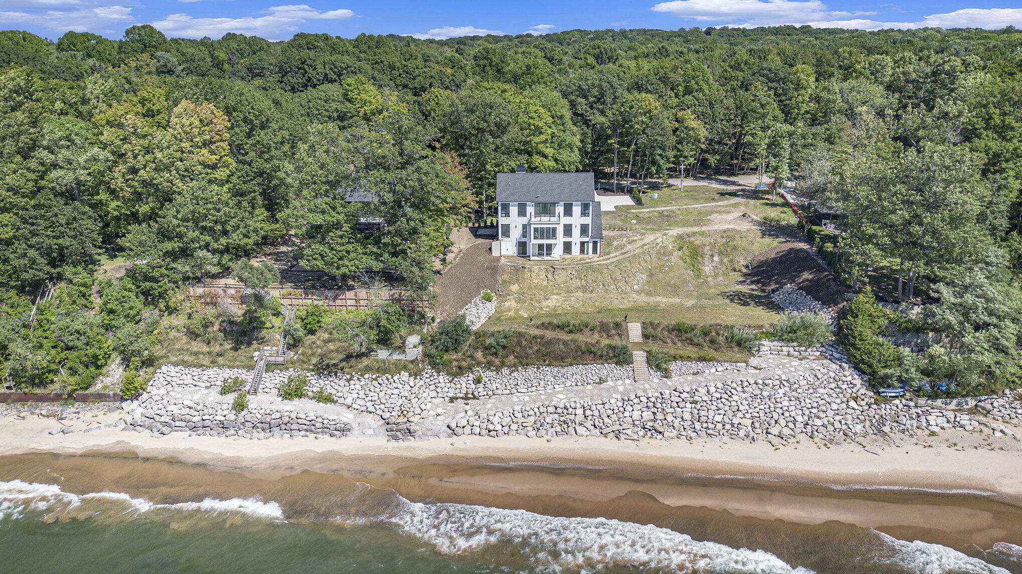 2578 Lakeshore Drive