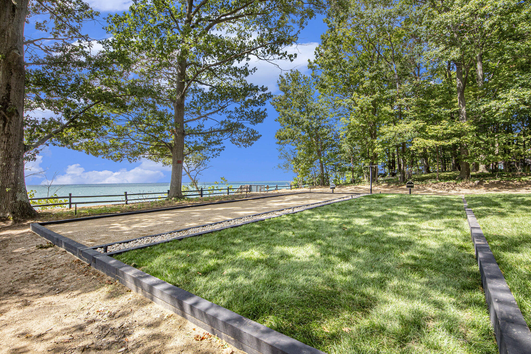 2578 Lakeshore Drive