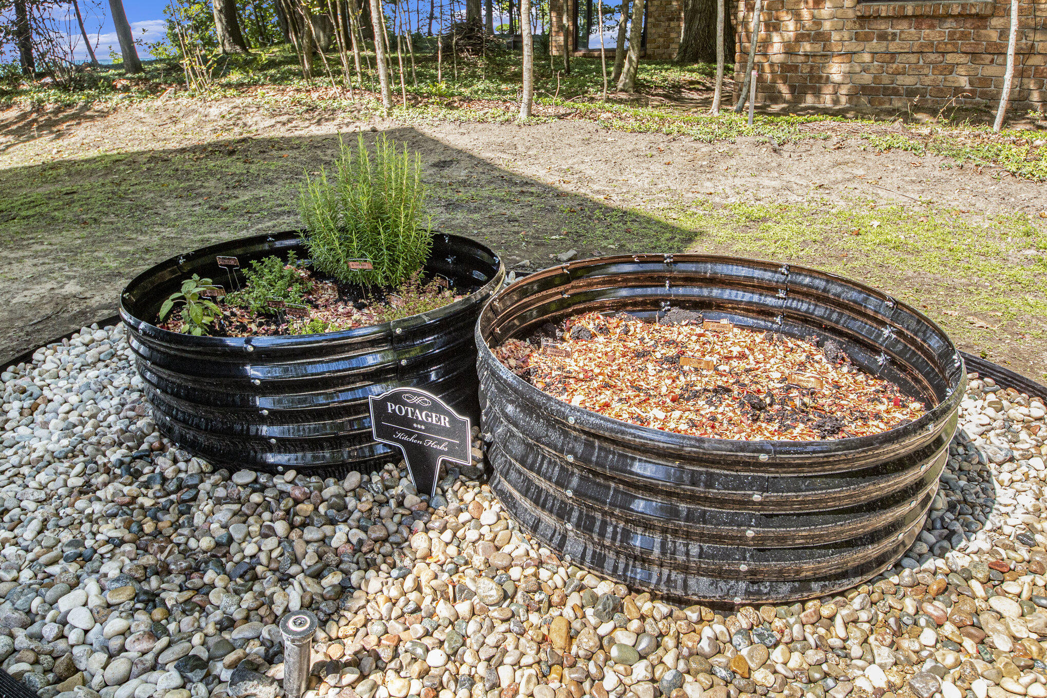 2578 Lakeshore Drive