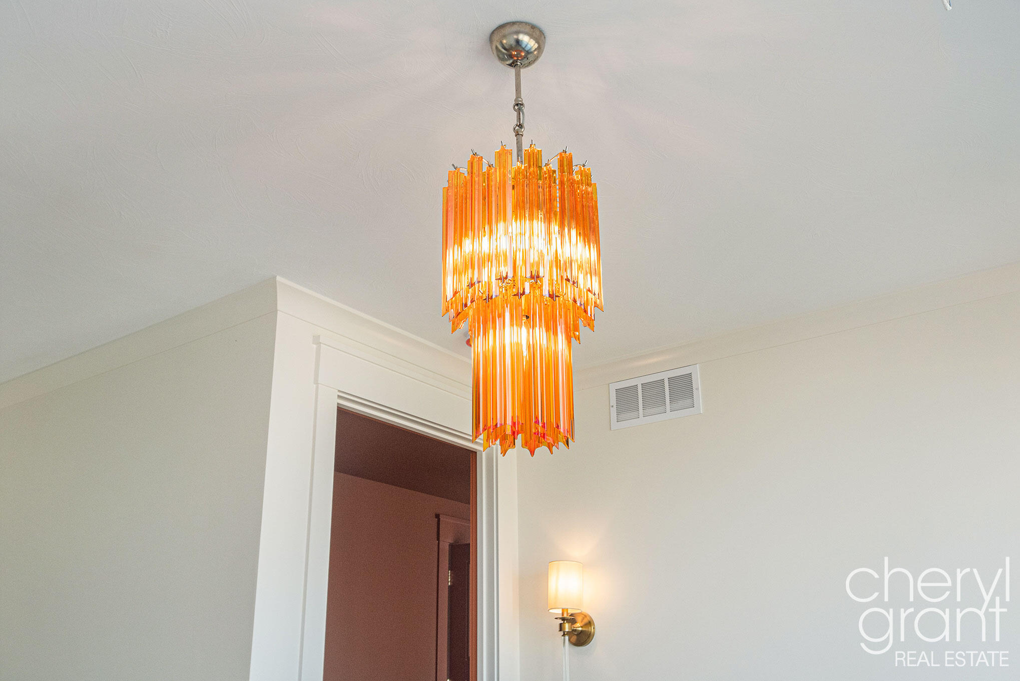 2578 Lakeshore Drive