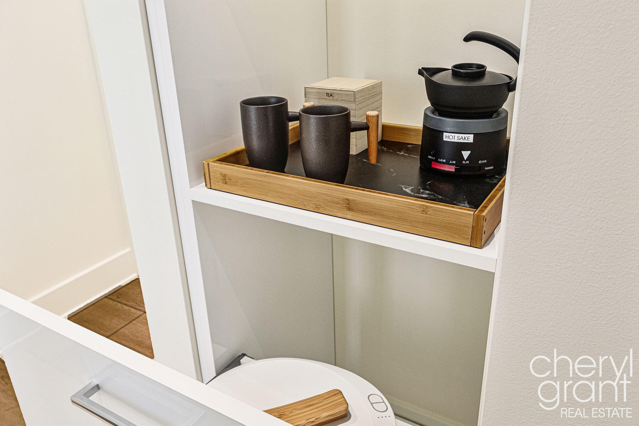 2578 Lakeshore Drive