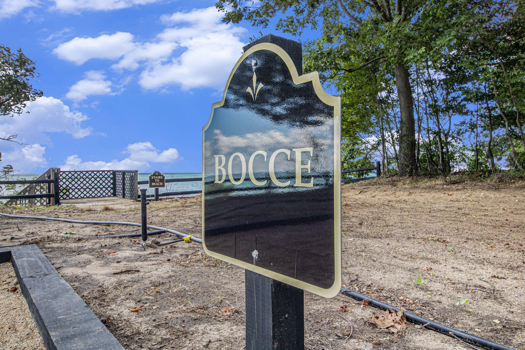 2578 Lakeshore Drive