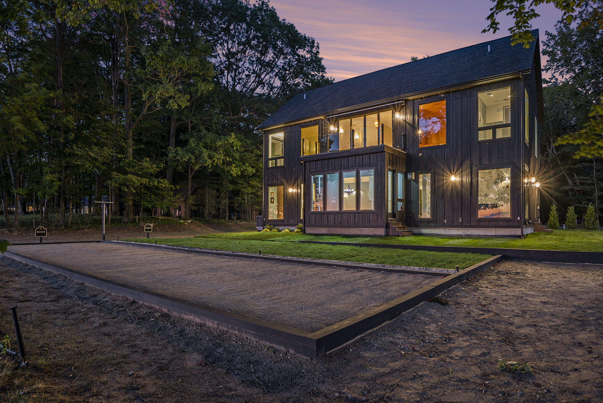 2578 Lakeshore Drive