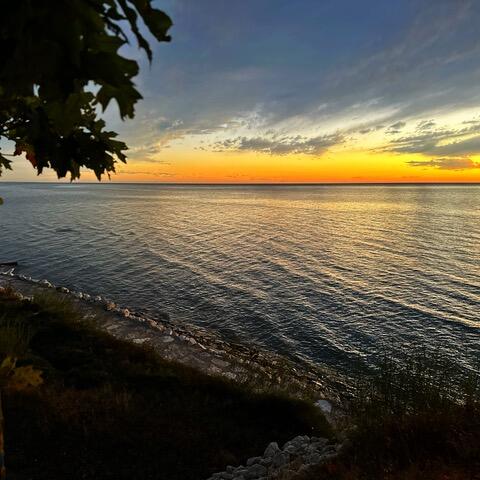 2578 Lakeshore Drive