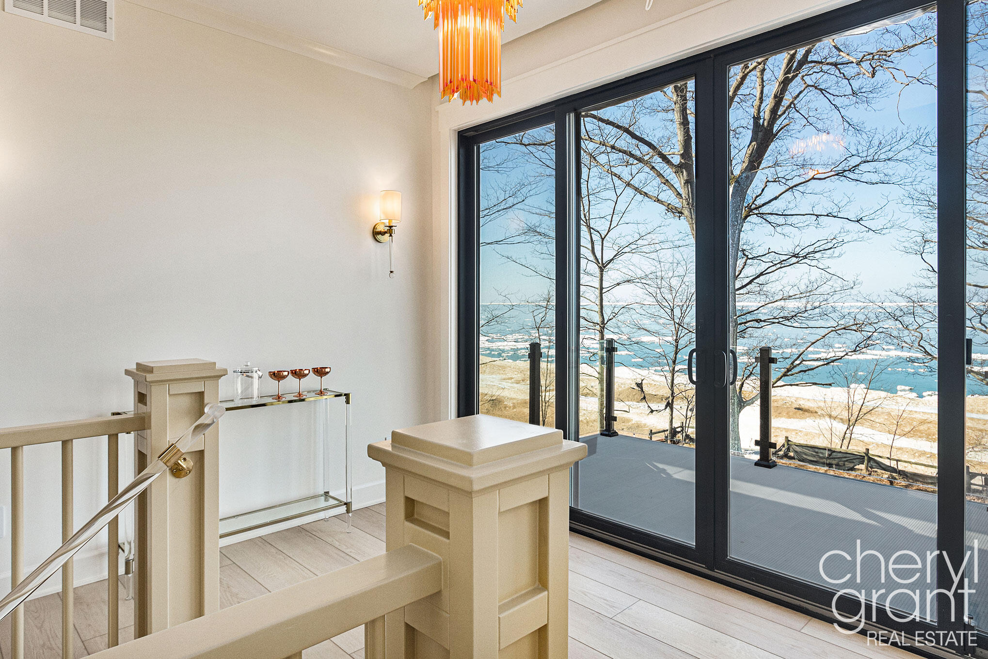 2578 Lakeshore Drive