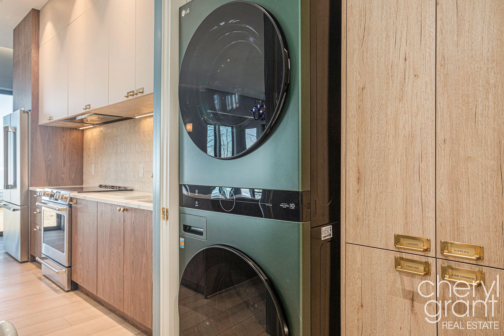 2578 Lakeshore Drive