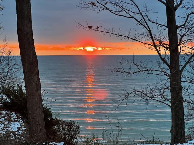 2578 Lakeshore Drive