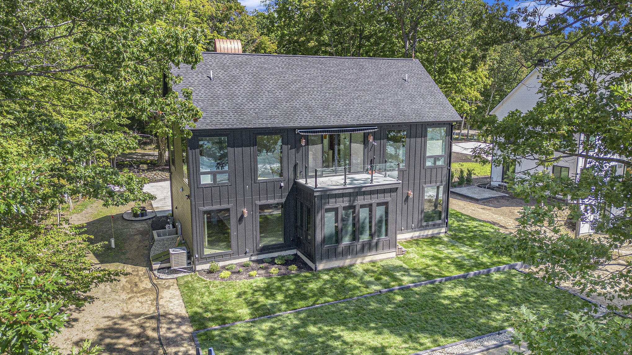 2578 Lakeshore Drive