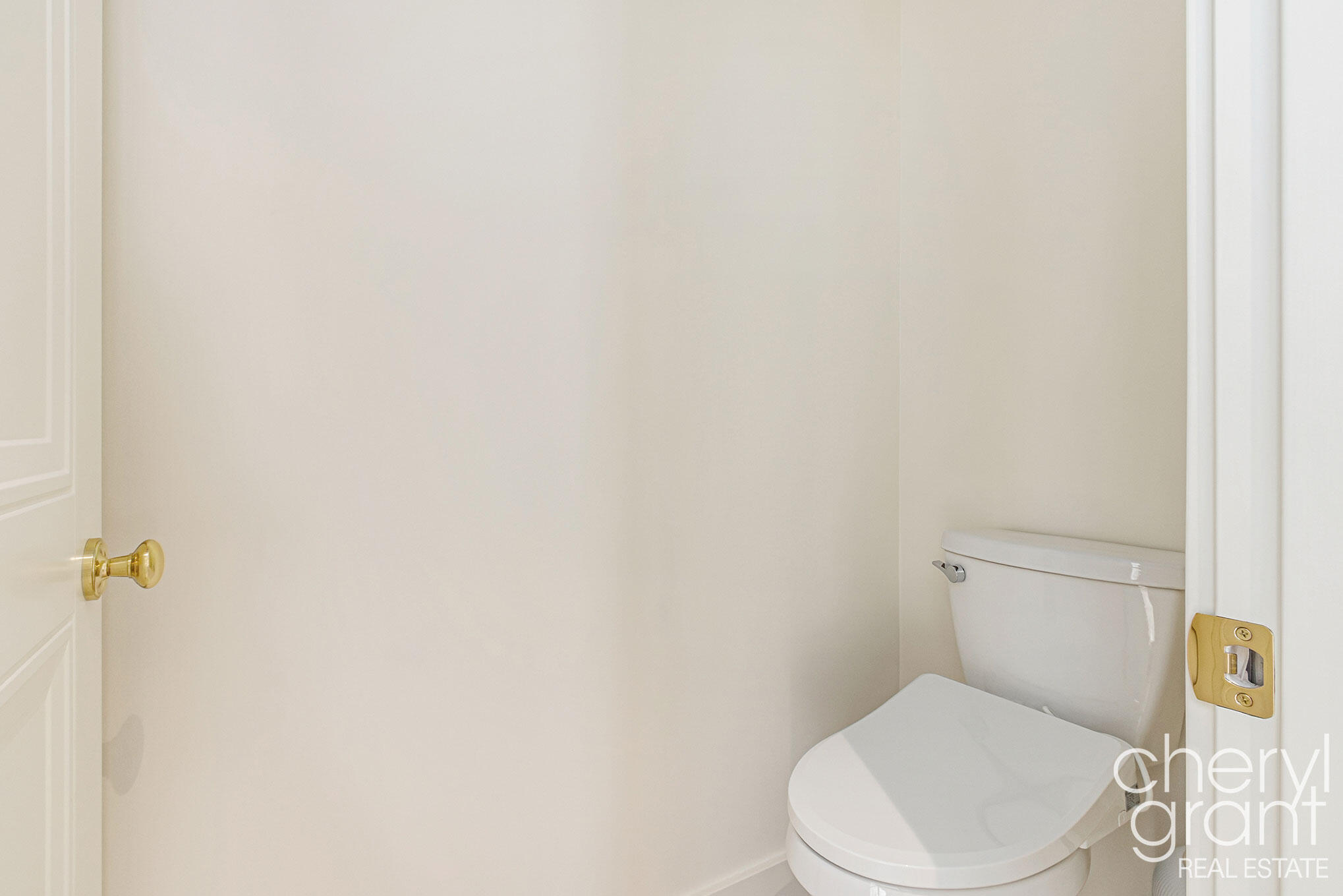 2578 Lakeshore Drive