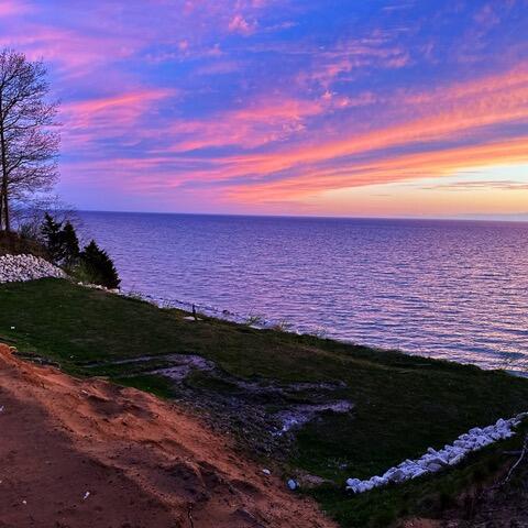 2578 Lakeshore Drive