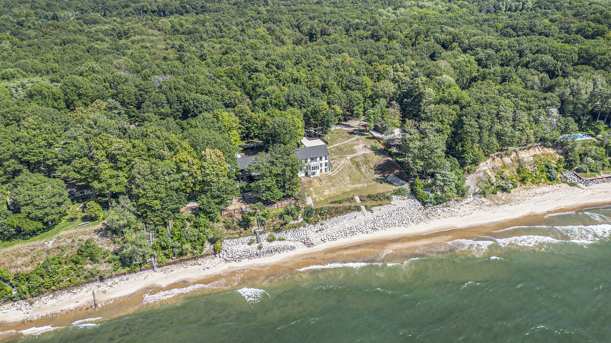 2578 Lakeshore Drive