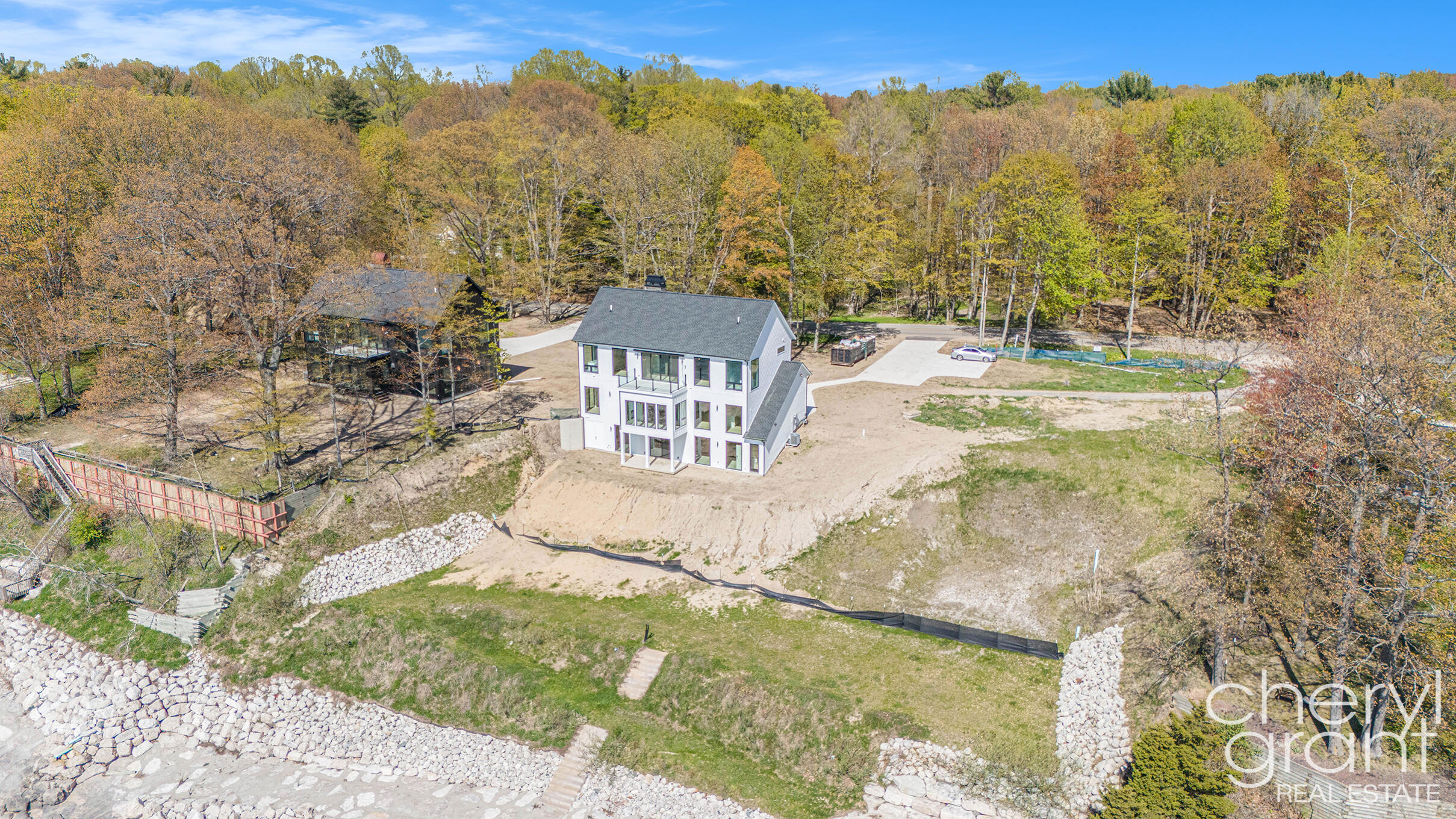 2576 Lakeshore Drive