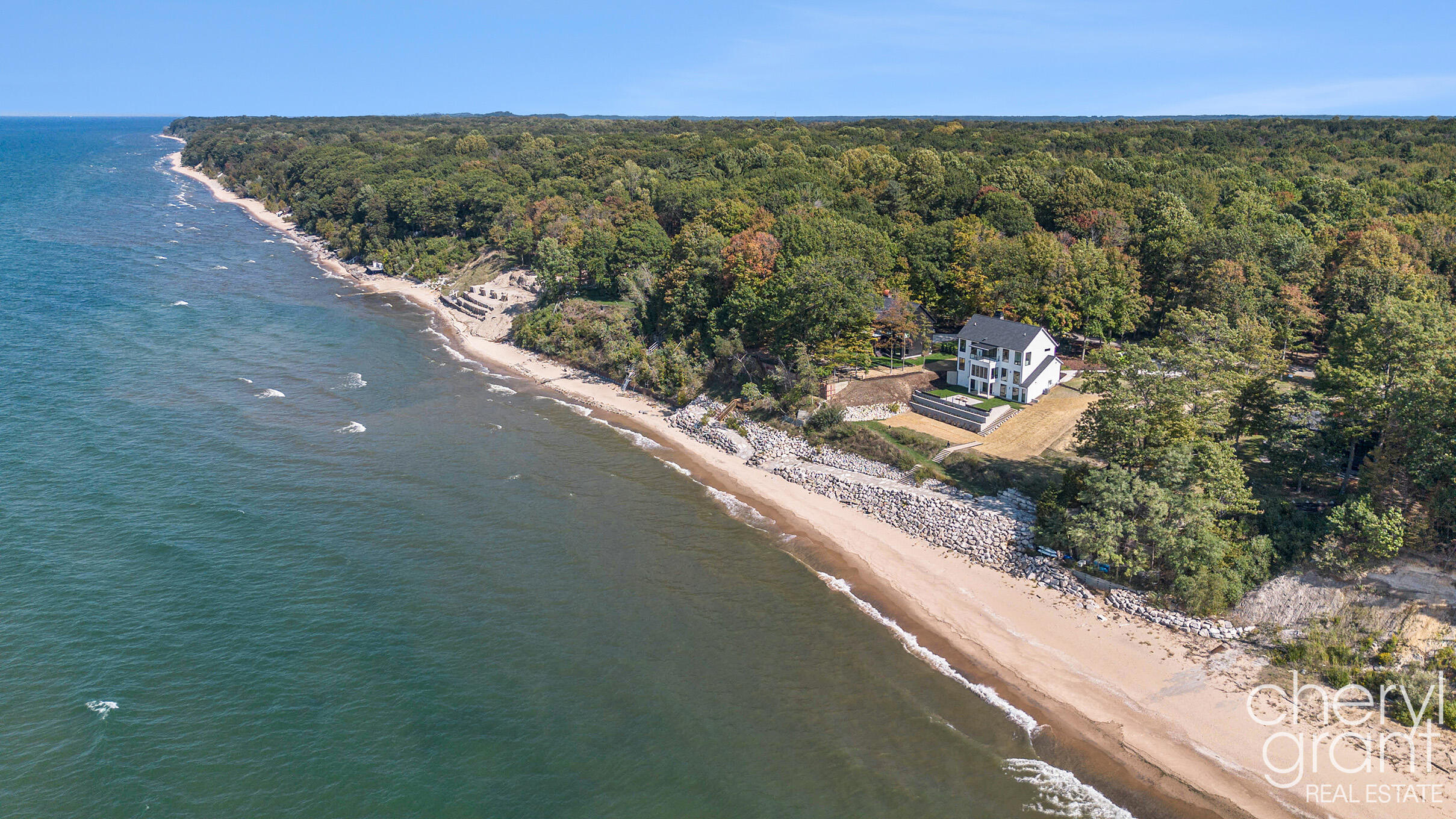 2576 Lakeshore Drive