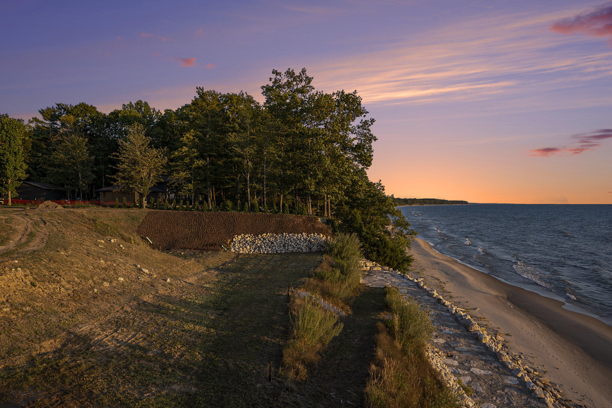 2576 Lakeshore Drive