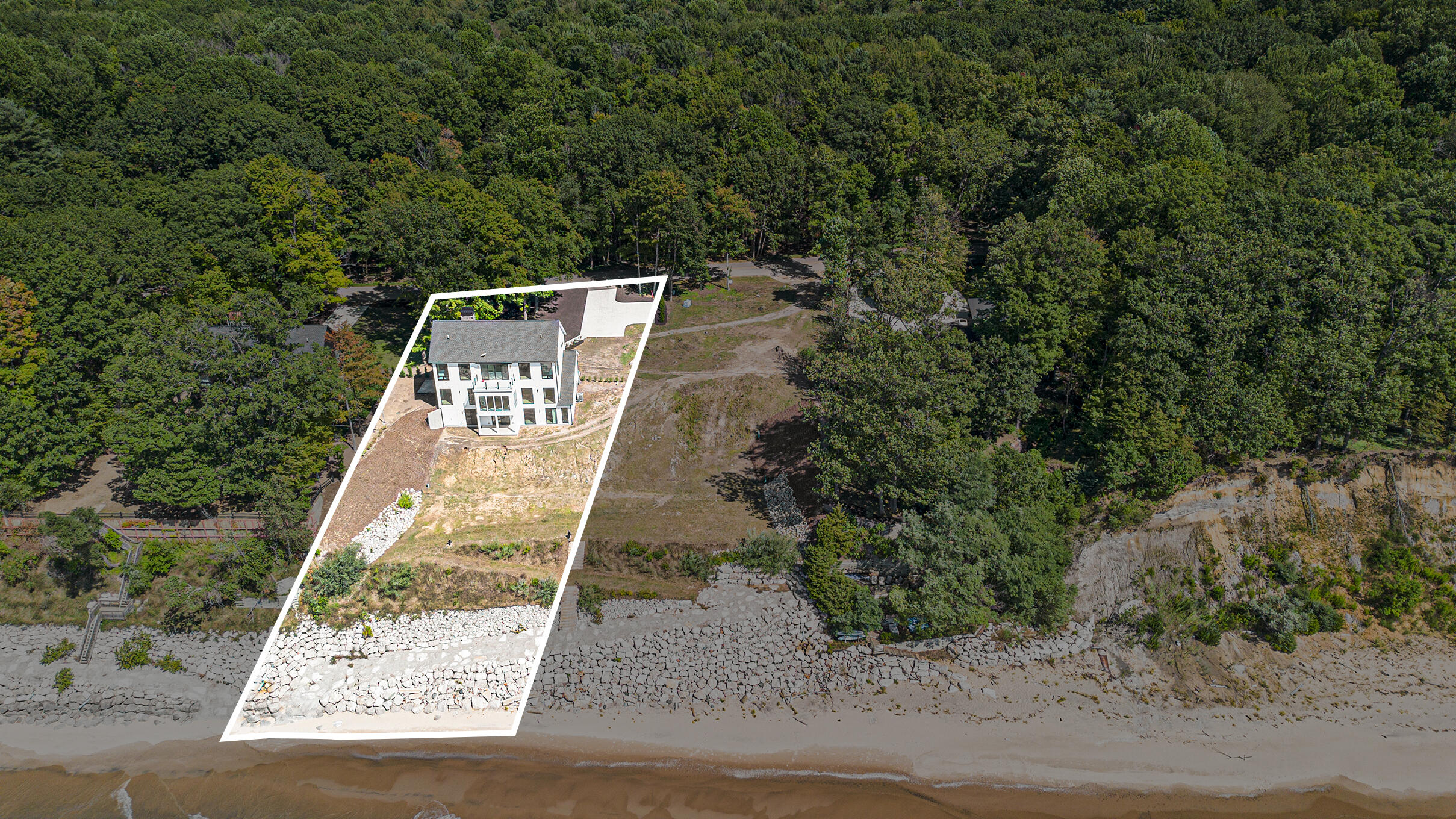 2576 Lakeshore Drive