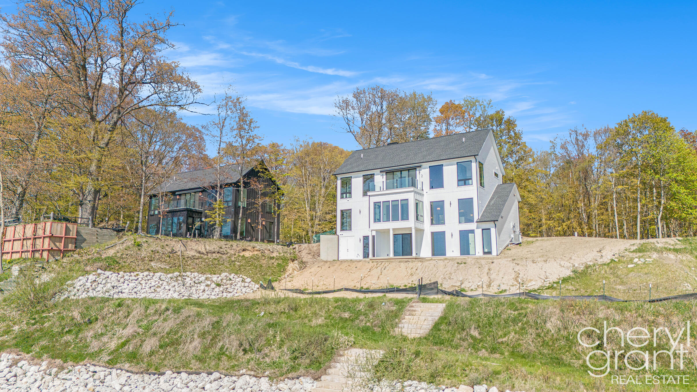 2576 Lakeshore Drive