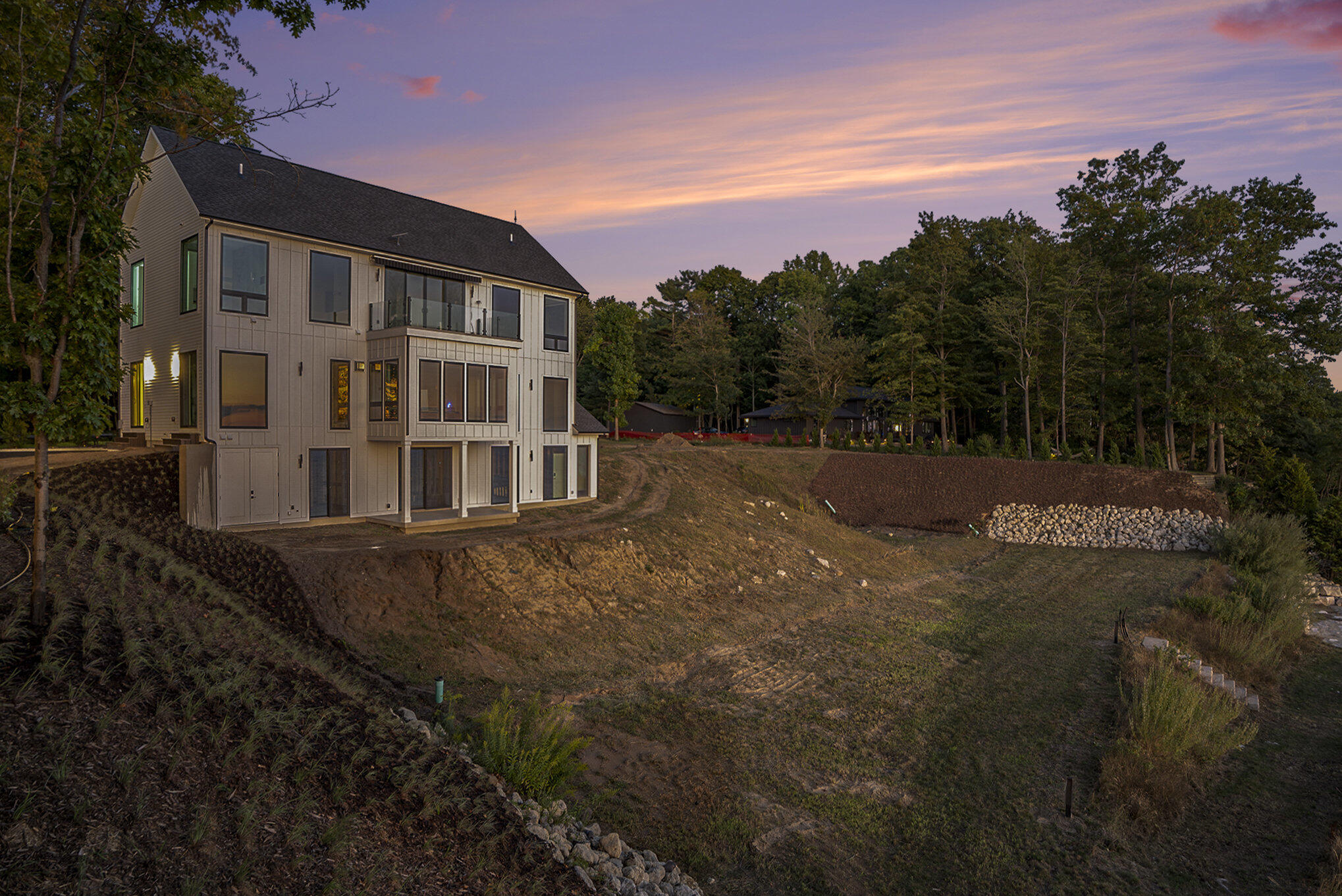 2576 Lakeshore Drive