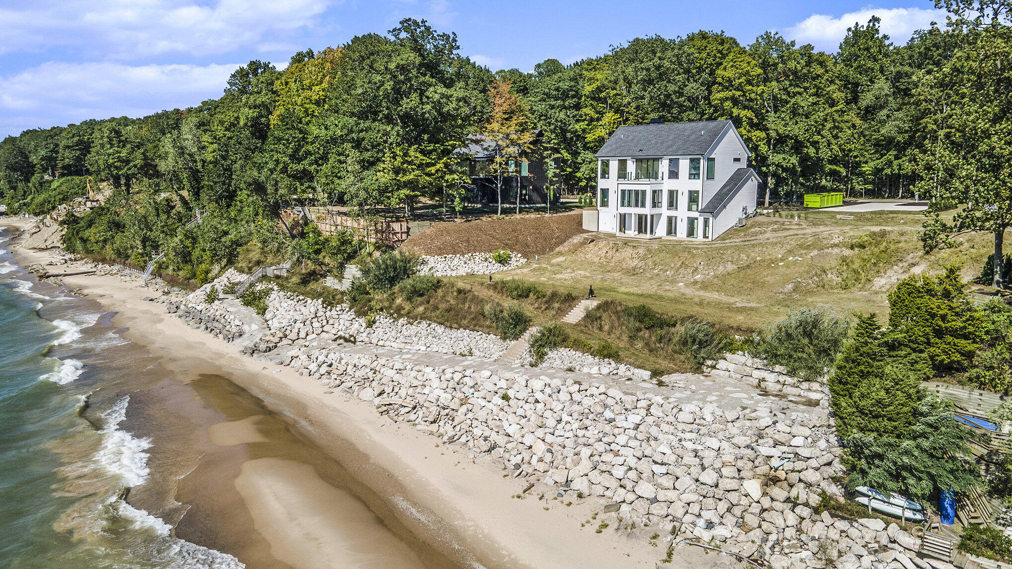 2576 Lakeshore Drive