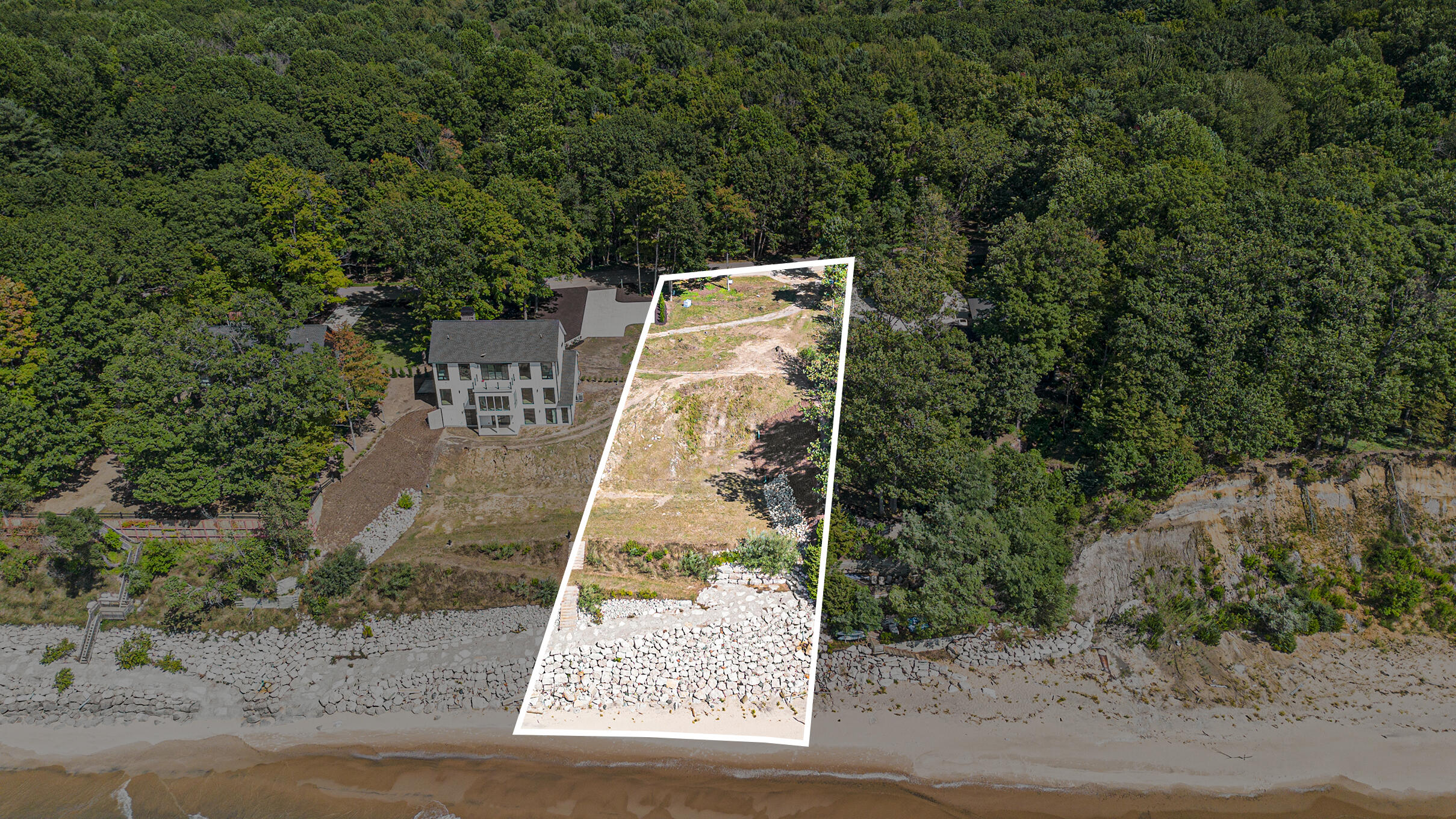 2572 Lakeshore Drive