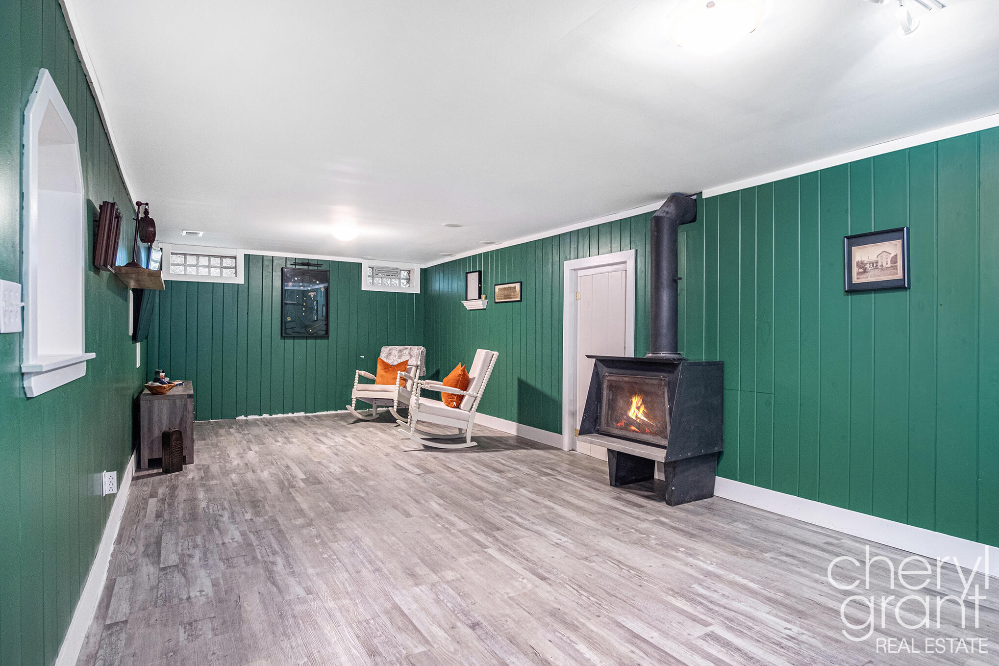 100 Colrain Street SW